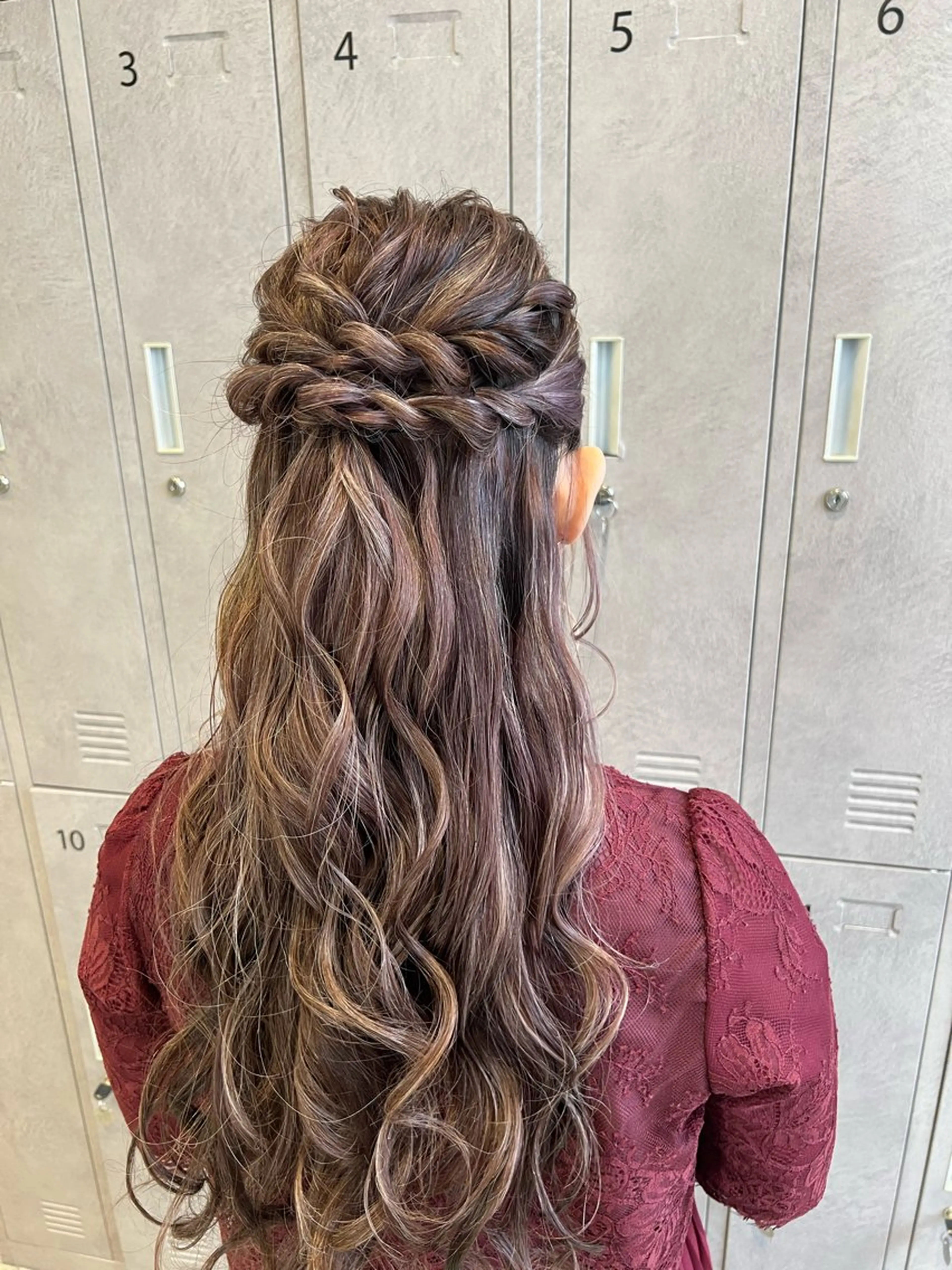 ロング ヘアアレンジ 小池 夏美のヘアスタイル