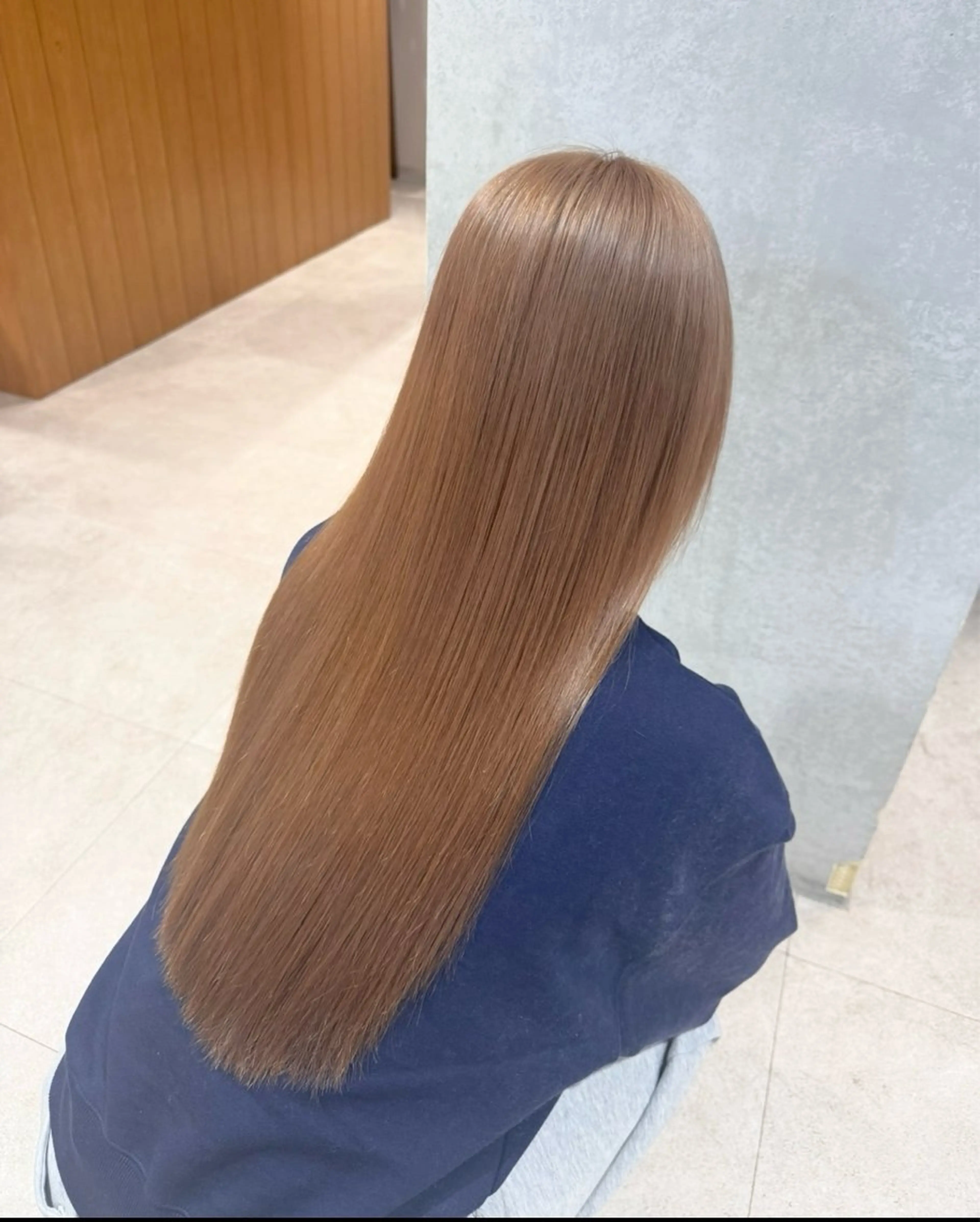 ロング カラー ベージュカラー ミルクティーベージュ カット ヘアカラー トリートメント 岡本 太陽☀️のヘアスタイル