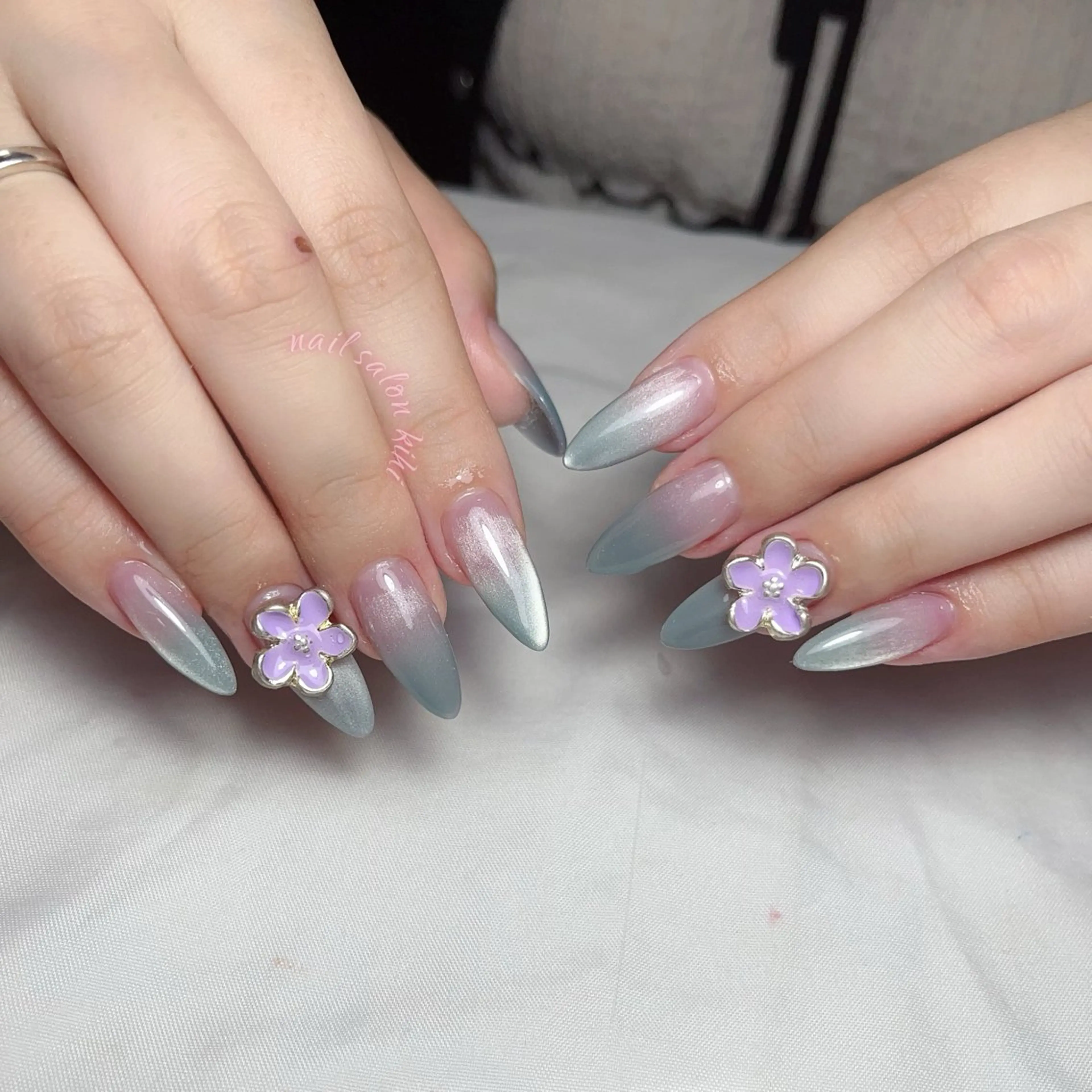 ネイル アートネイル フレンチネイル ジェルネイル グラデーション 韓国ネイル ハンドネイル さくら💮💮 【オフ無料】のネイルデザイン