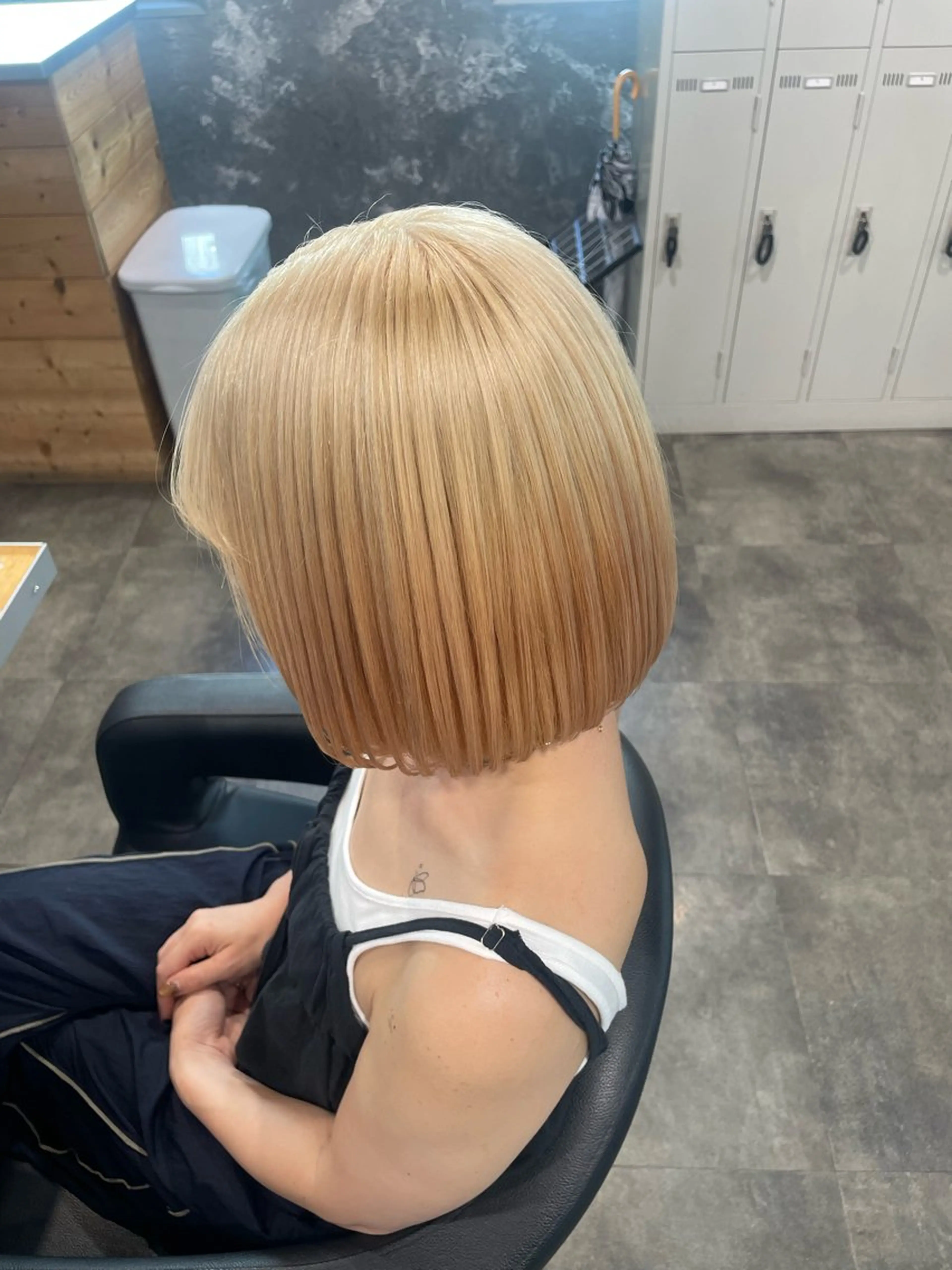 ミディアム カラー ヘアカラー ハイトーンブロンド 横浜💞ミオのヘアスタイル