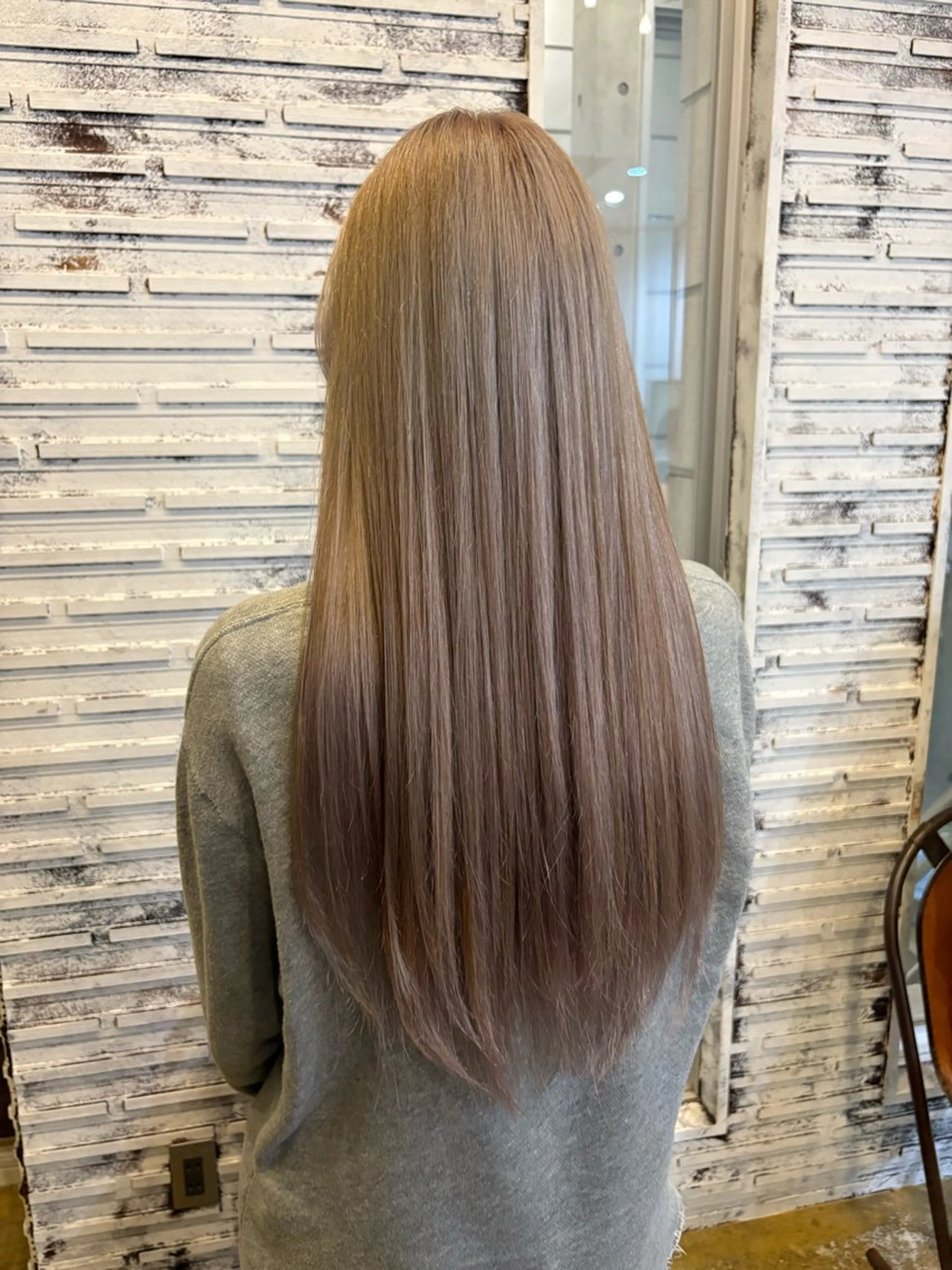 ロング カラー ベージュカラー ブリーチ ダブルカラー グレージュ ハイトーンカラー ヘアカラー ✨艶ブリーチカラー✨ 酸性ストレート光太郎のヘアスタイル