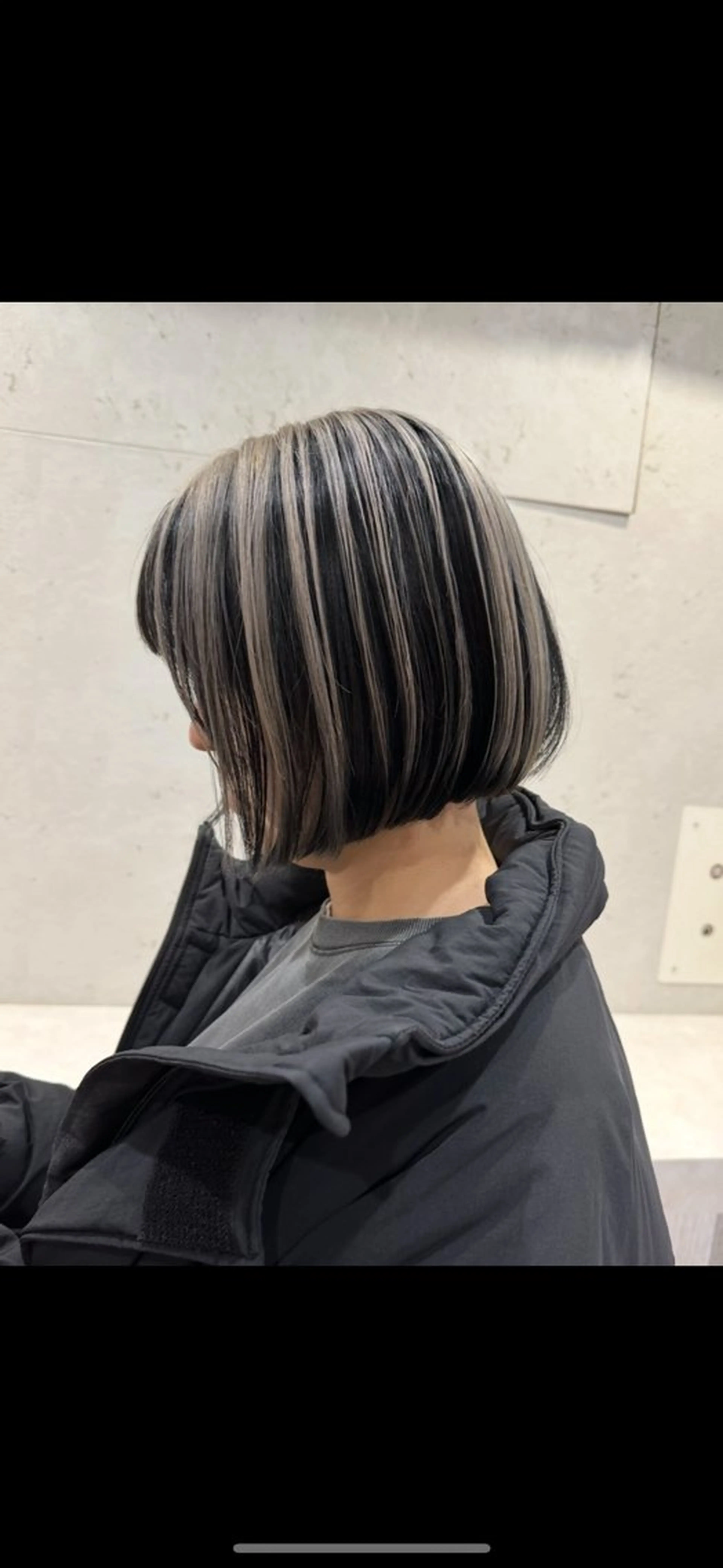 ショート コールネックスザサロン所属・白髪ぼかし×デザイン 🕊️🫧ホウジョウのヘアスタイル