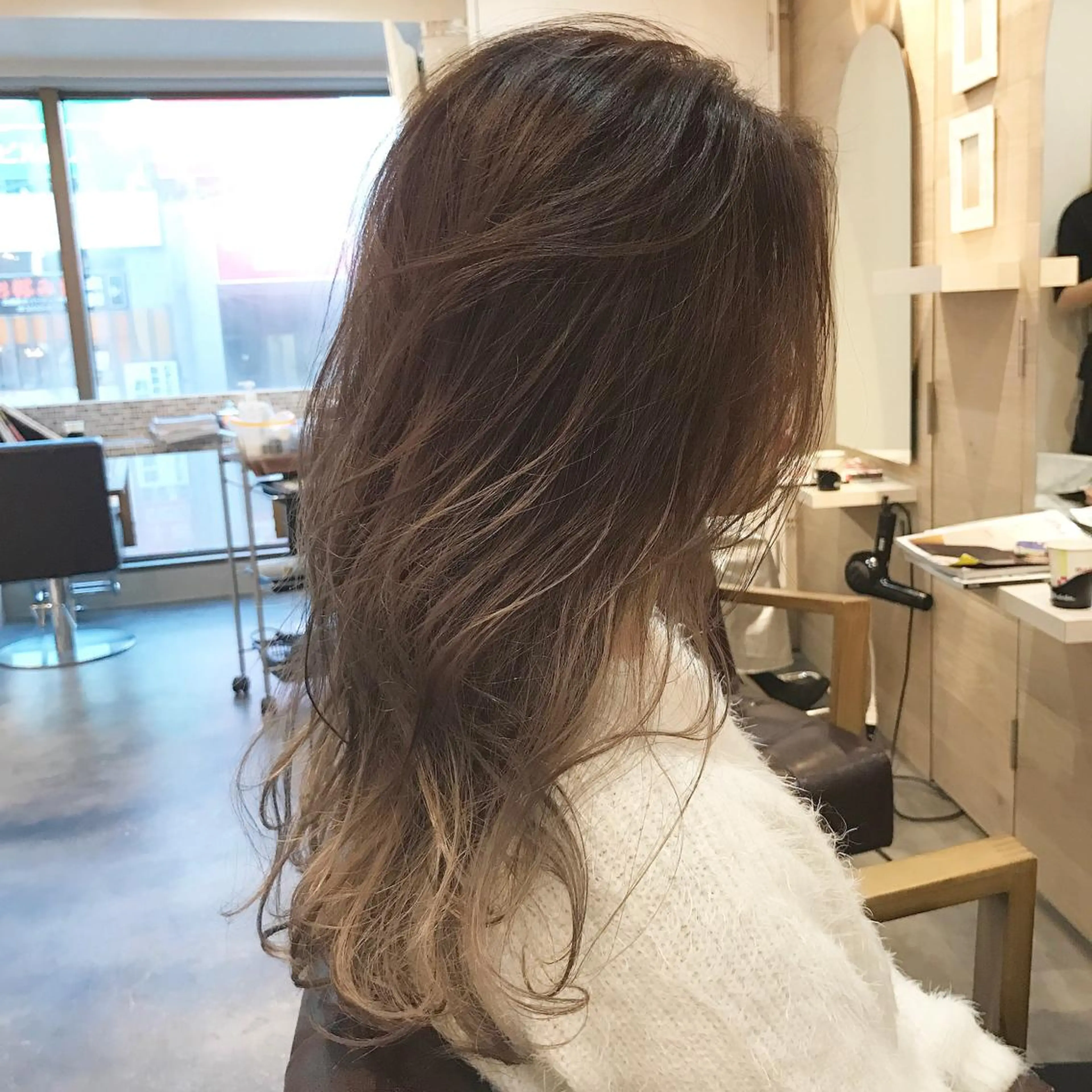 ロング カラー ベージュカラー グラデーションカラー she2.shinjuku所属・顧客様専用予約 新規予約不可のヘアスタイル