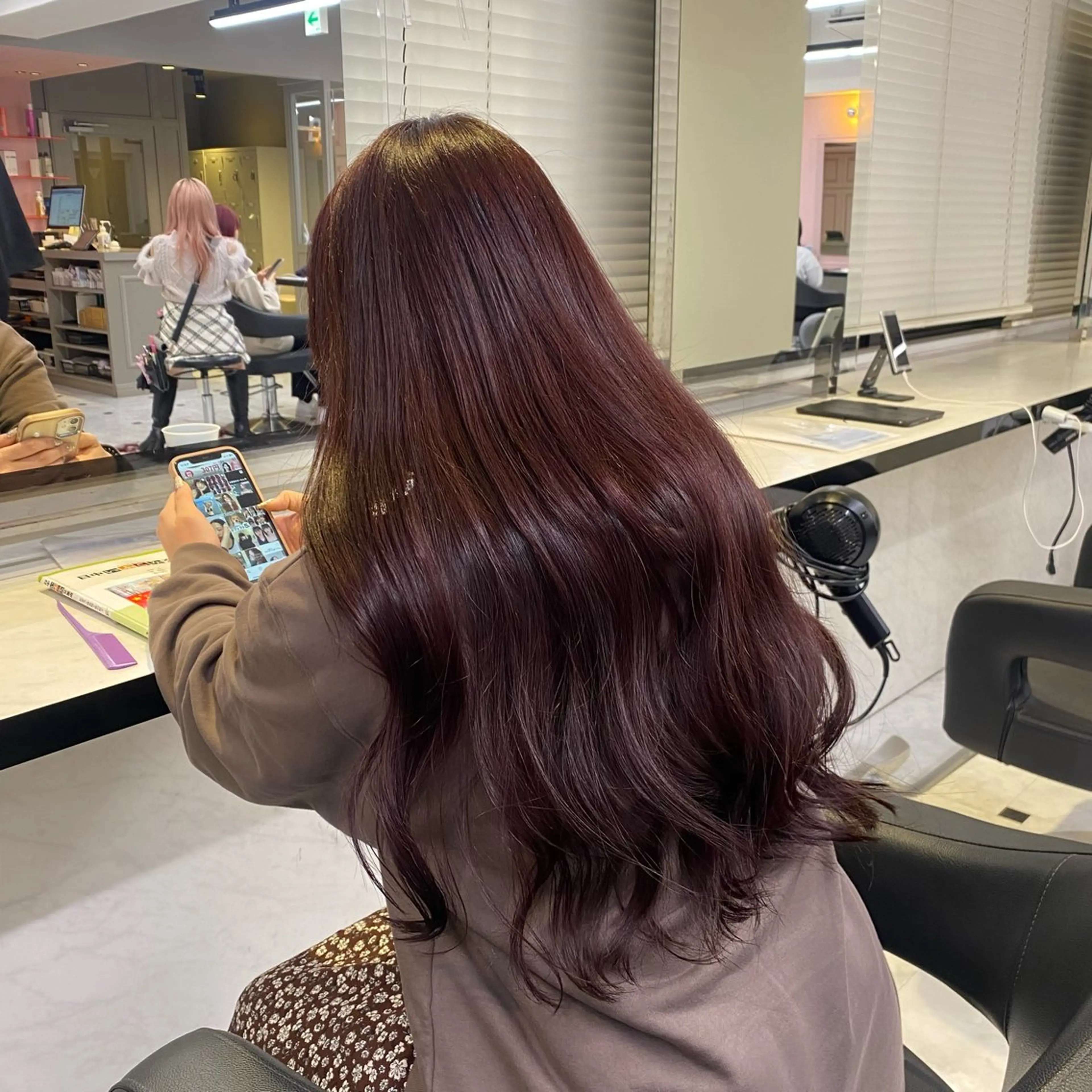 ロング カラー ヘアカラー トリートメント 透明感ベージュカラー ♡上野♡AIのヘアスタイル