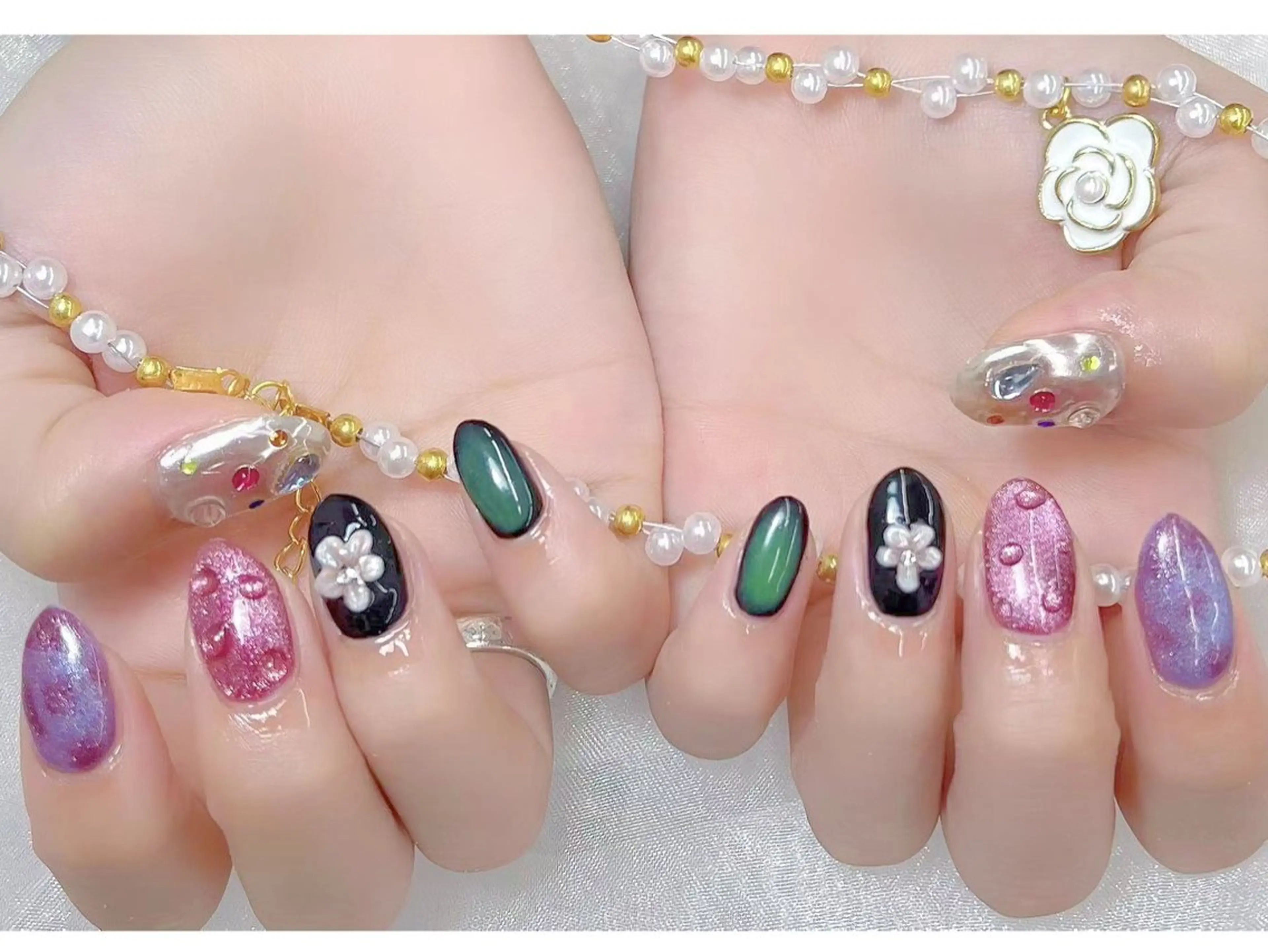 ネイル オーロラネイル フレンチネイル グラデーション 韓国ネイル マグネットネイル ハンドネイル NOA NAILのネイルデザイン