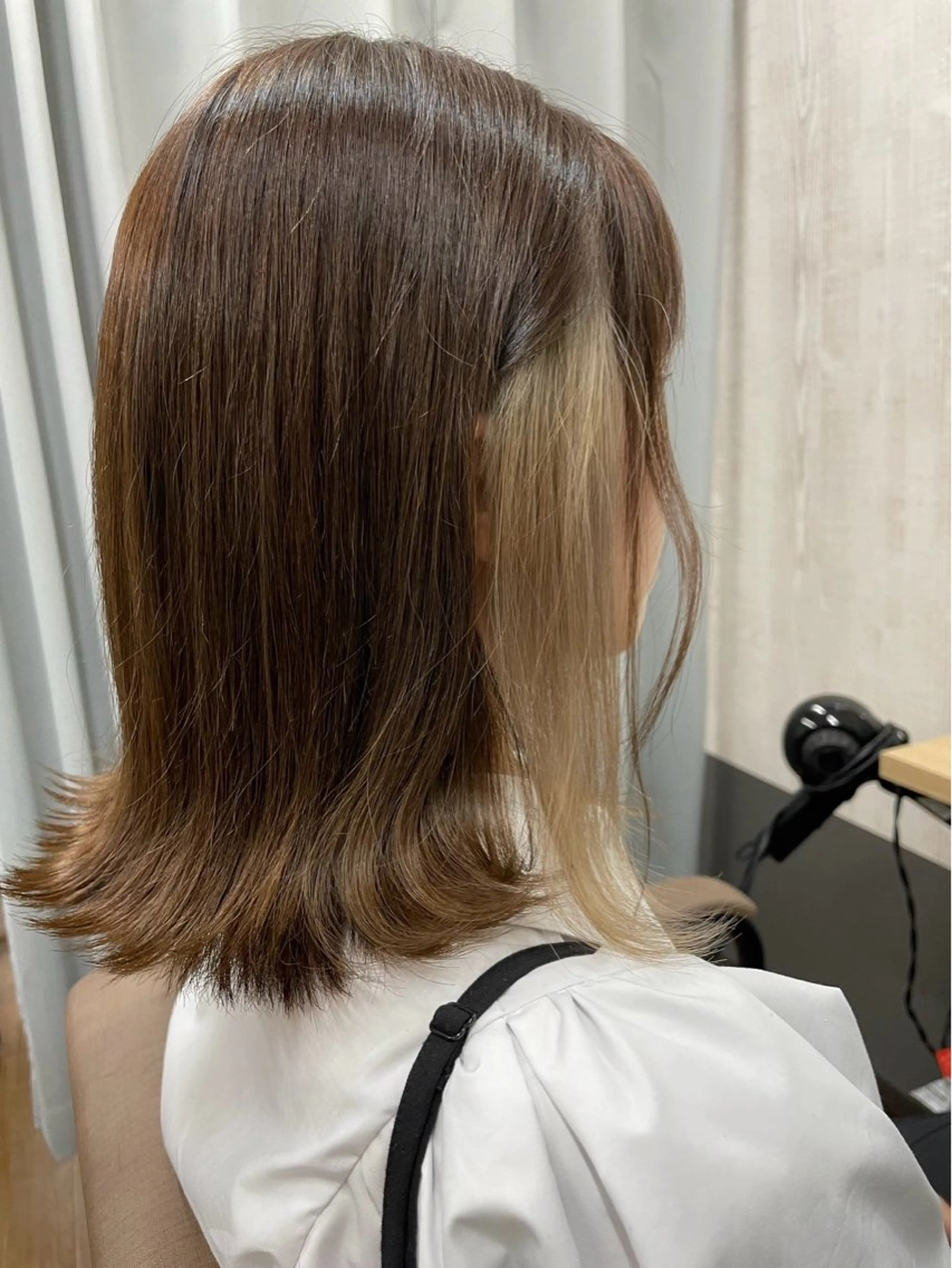 カット＋イヤリングカラー(ブリーチ込)の写真