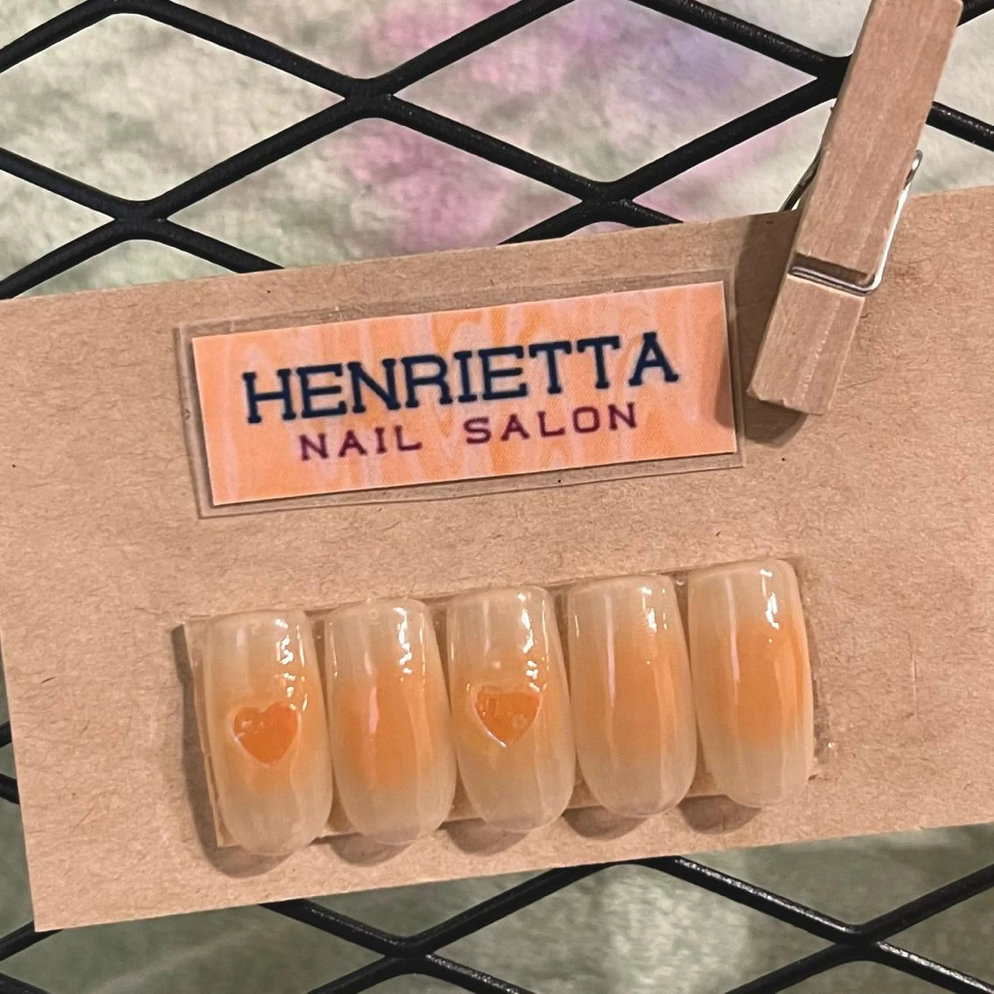 ネイル チークネイル ハート ハンドネイル HENRIETTA NAILSALONのネイルデザイン
