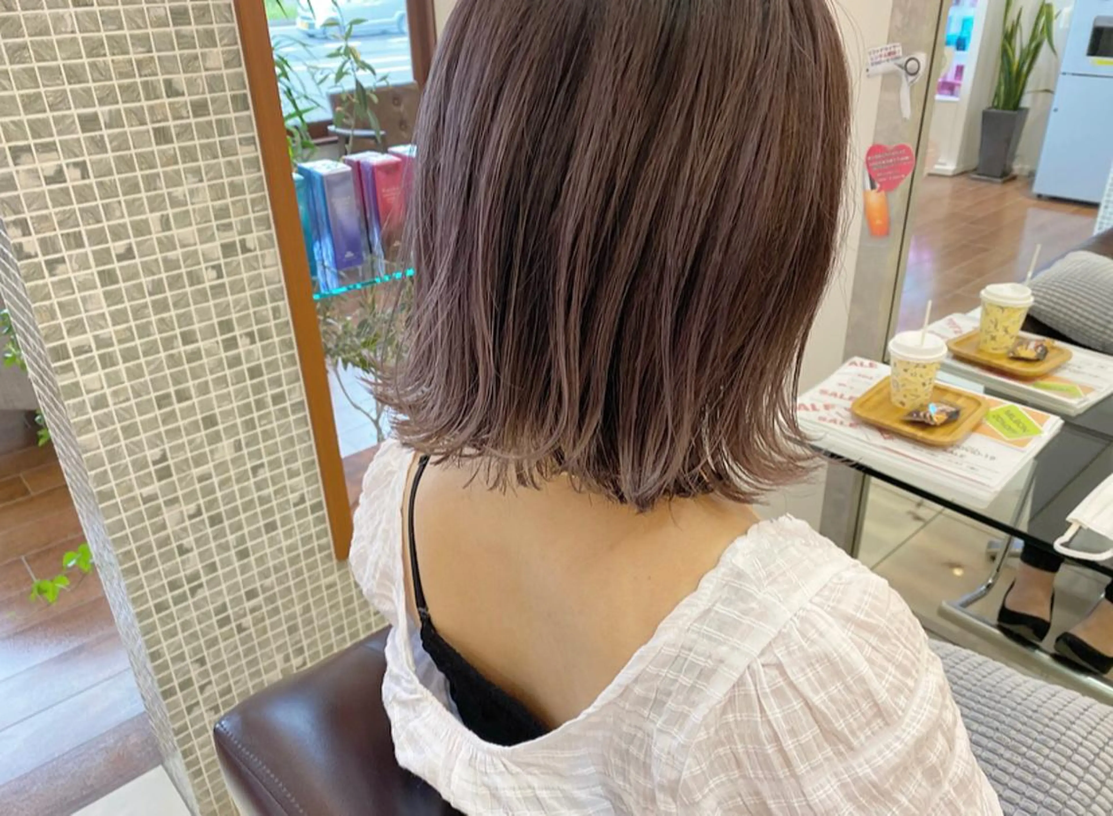 ショート カラー アッシュ ハイライトカラー ハイライト 外ハネヘア カット ヘアカラー トリートメント 鈴木 翔梧のヘアスタイル