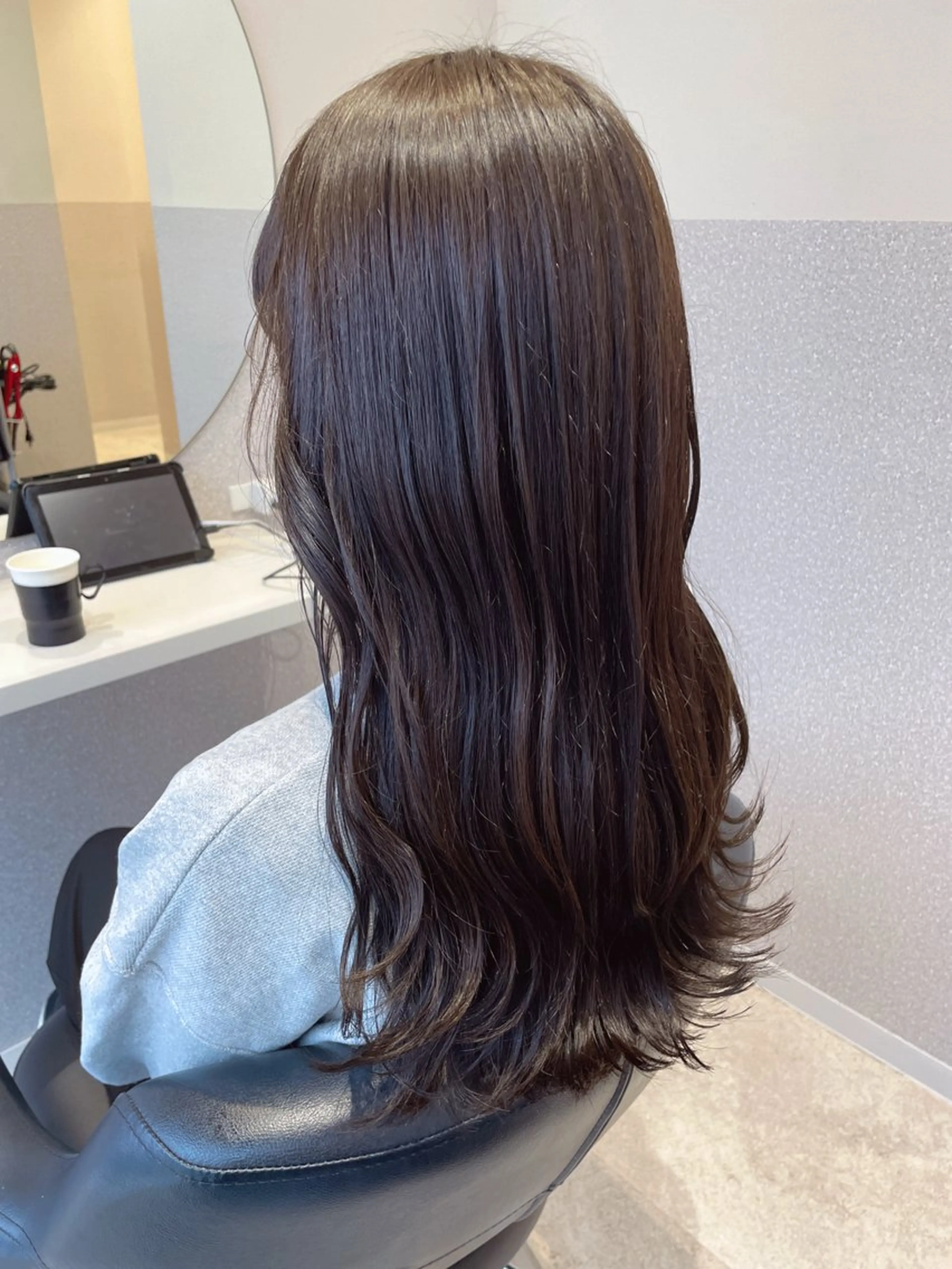 セミロング カラー グレージュ オリーブグレージュ オリーブグレー カット ヘアカラー 女性リピ90%🍨 🩷佐藤みずきのヘアスタイル