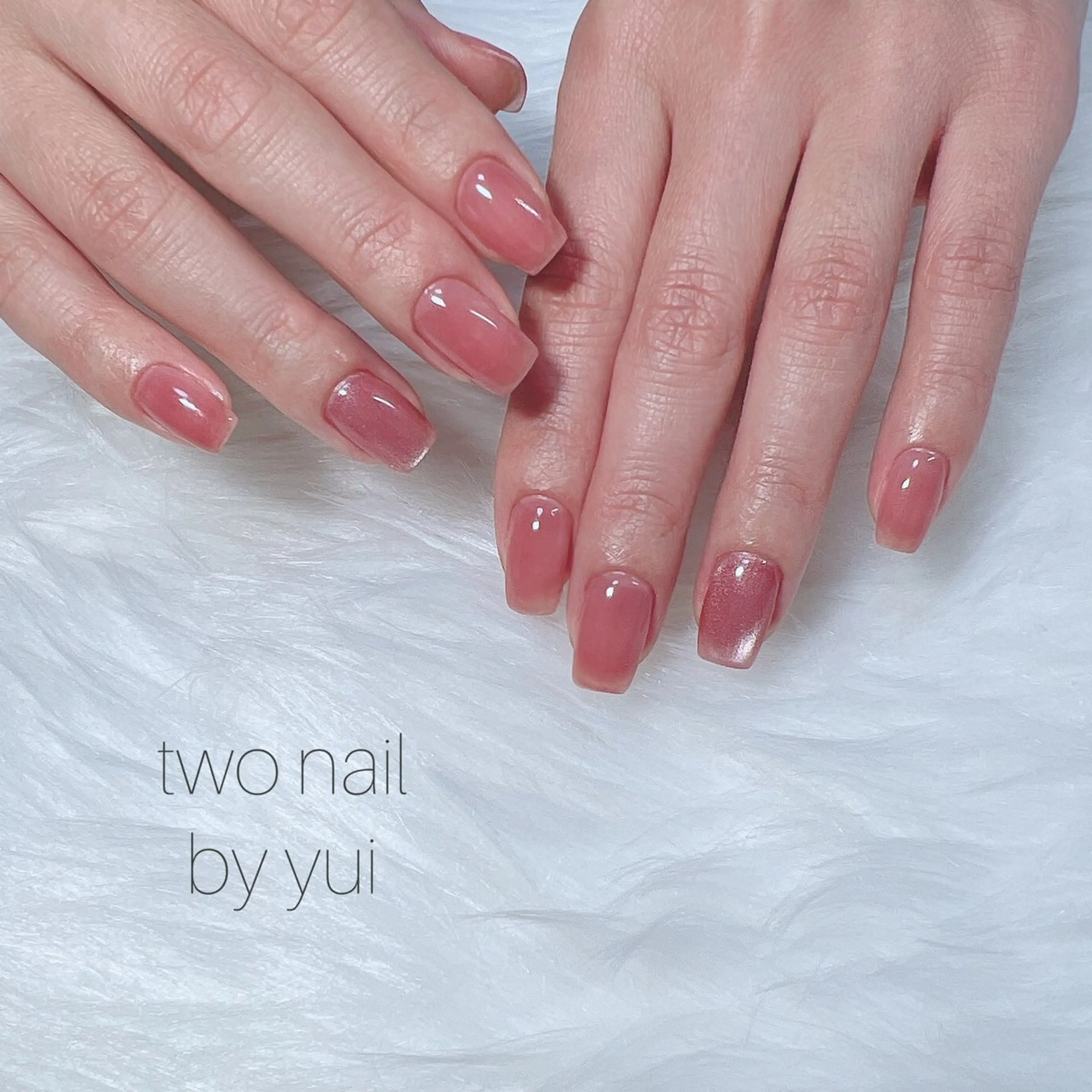 ネイル ブラウン マグネットネイル ネイルチップ ホワイト ハンドネイル two nailのネイルデザイン