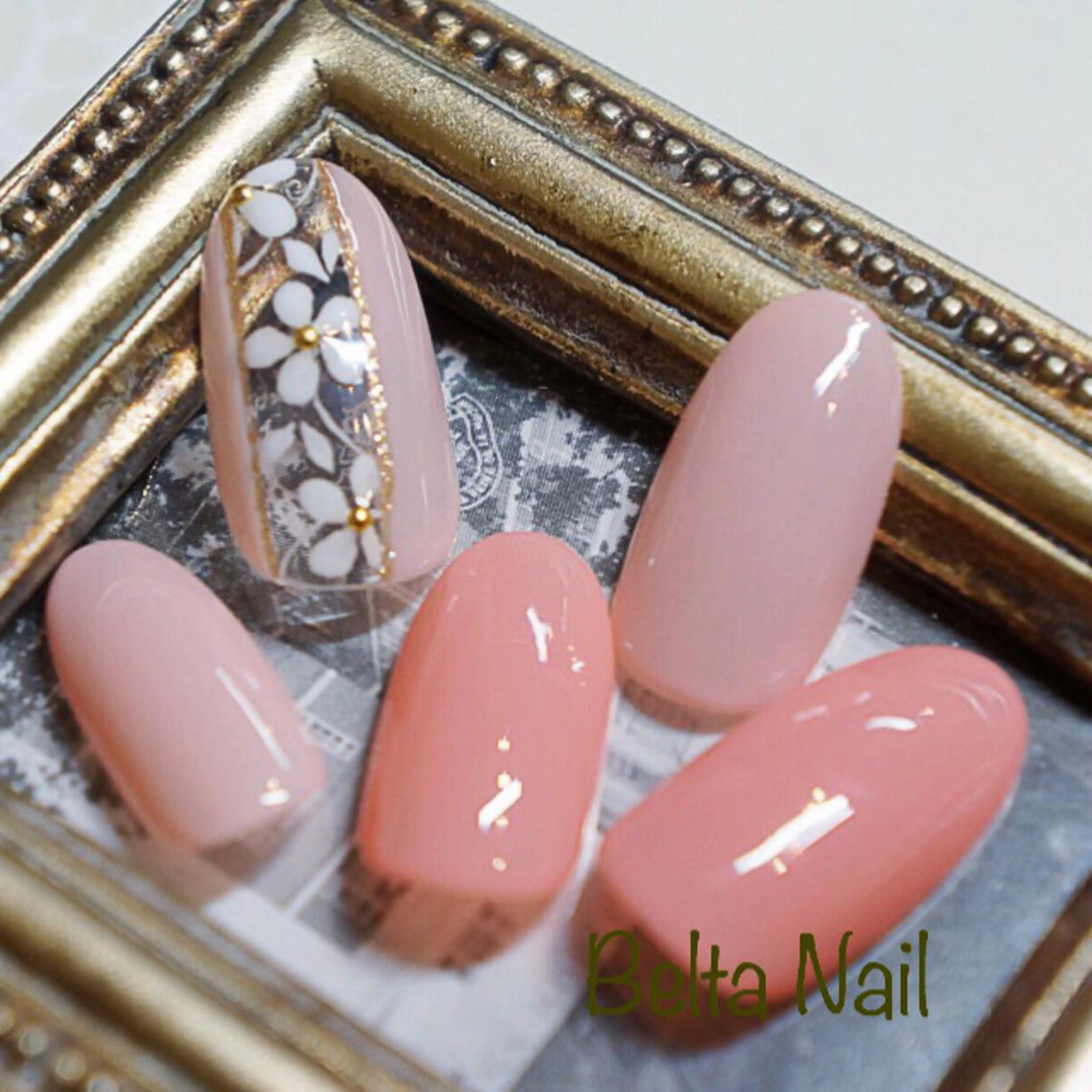 ネイル アートネイル ストーンネイル BELTA NAILのネイルデザイン