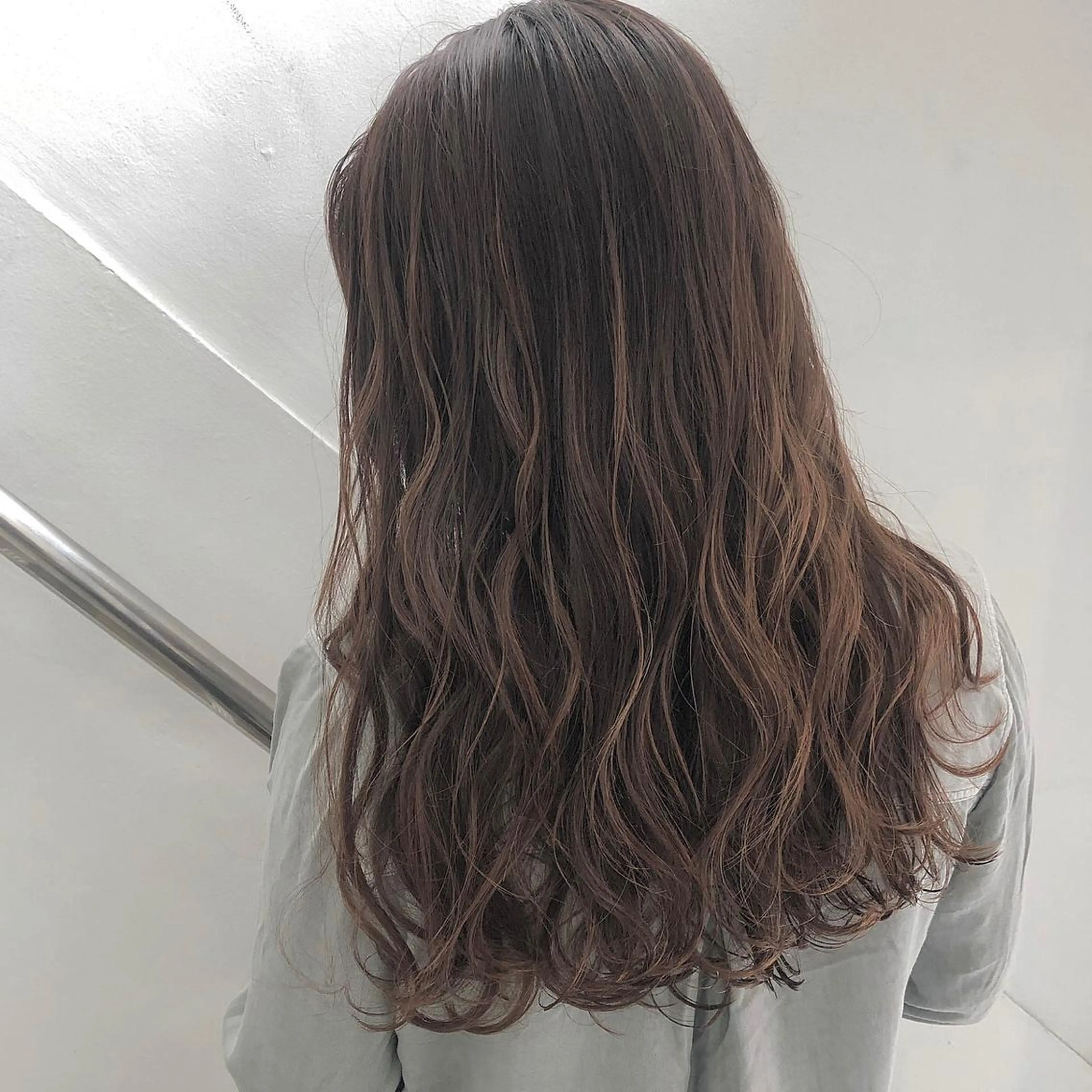 セミロング CLUTCH天王寺 西藤遥河のヘアスタイル