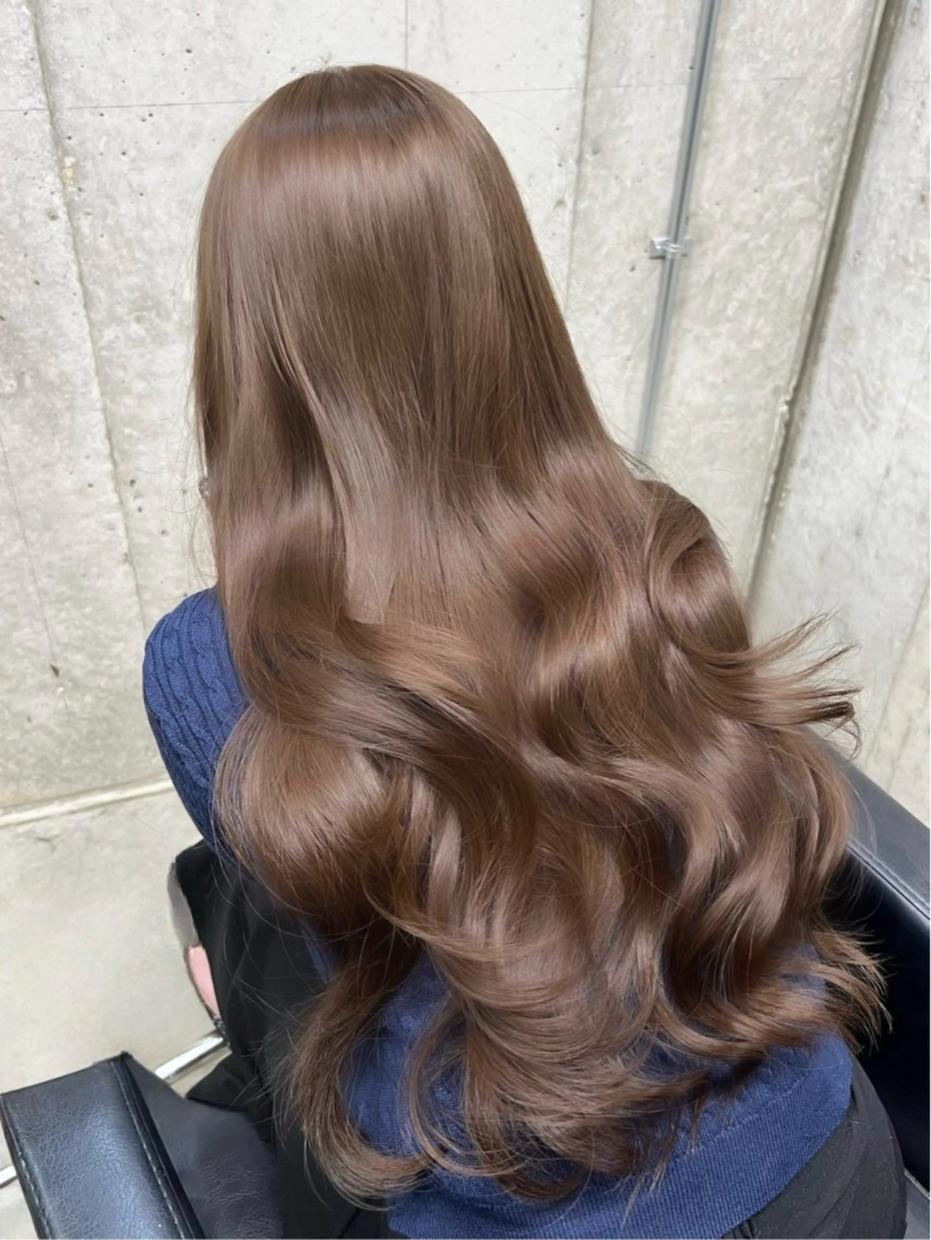 ロング カット ヘアカラー lafit kaedeのヘアスタイル