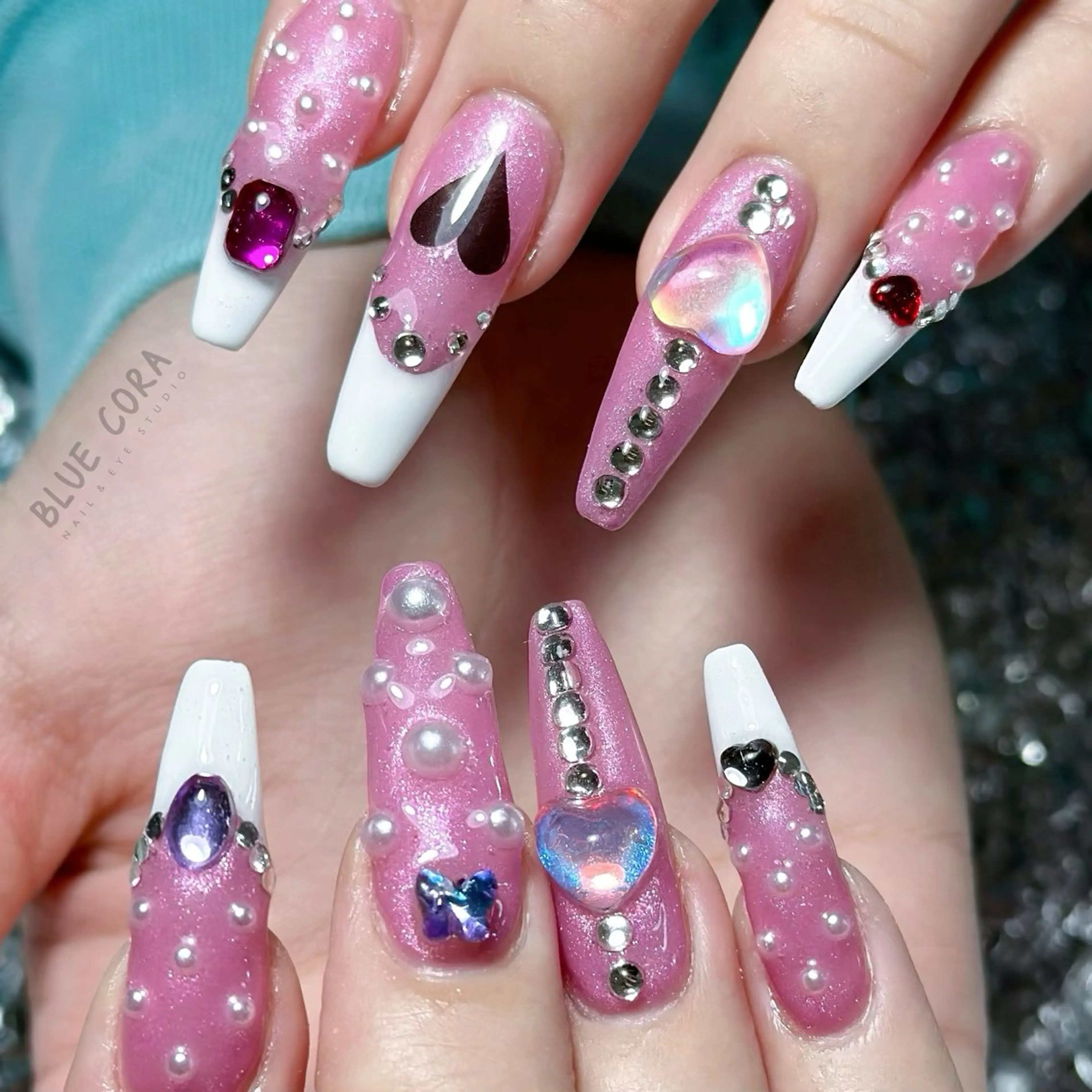 ネイル ハンドネイル ハンドケア BLUE CORA所属・BLUE CORAのネイルデザイン