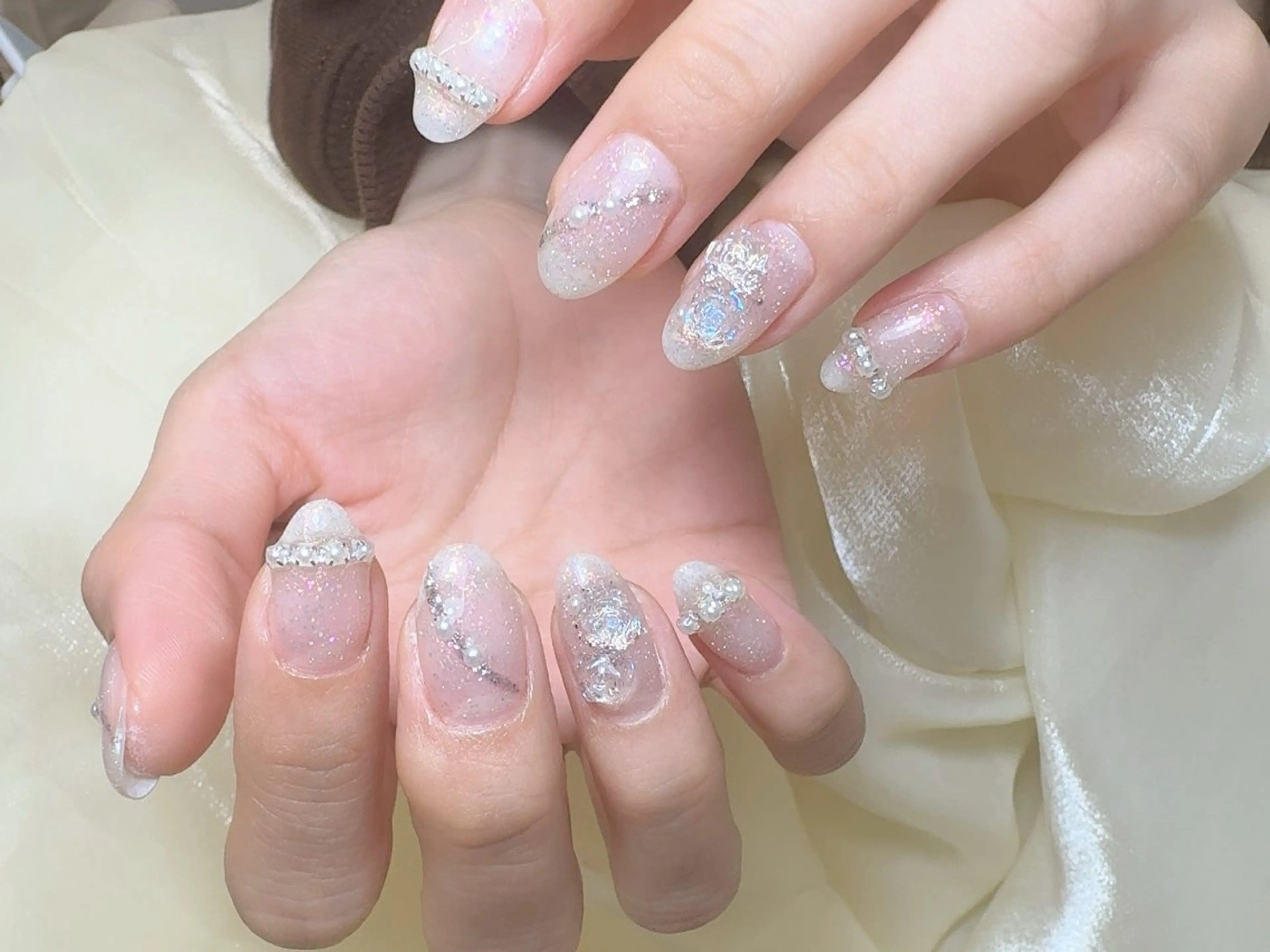 ネイル ハンドネイル グロー ネイルのネイルデザイン