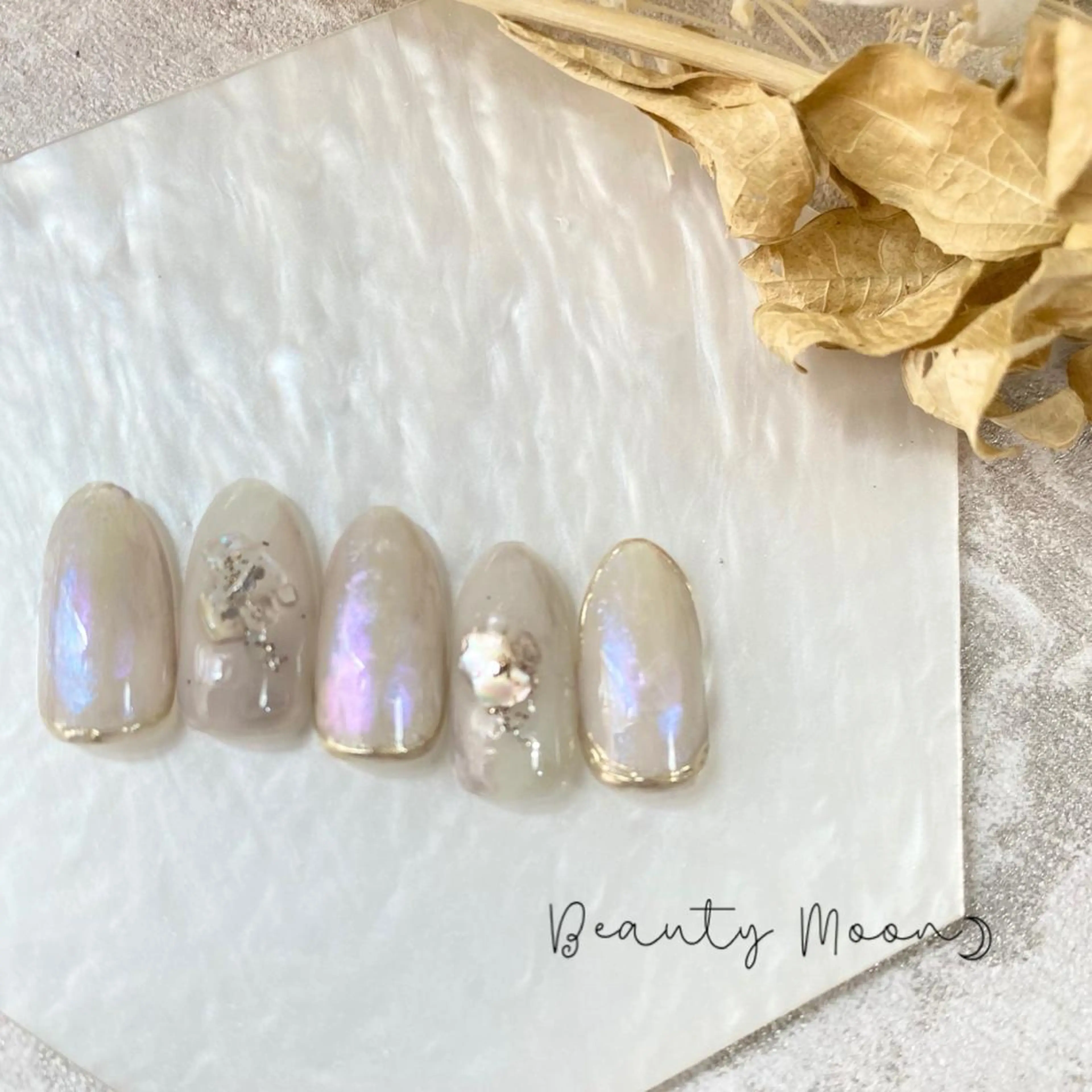 ネイル アートネイル オーロラネイル ブルー ハート ミラーネイル beauty ☪︎moonのネイルデザイン