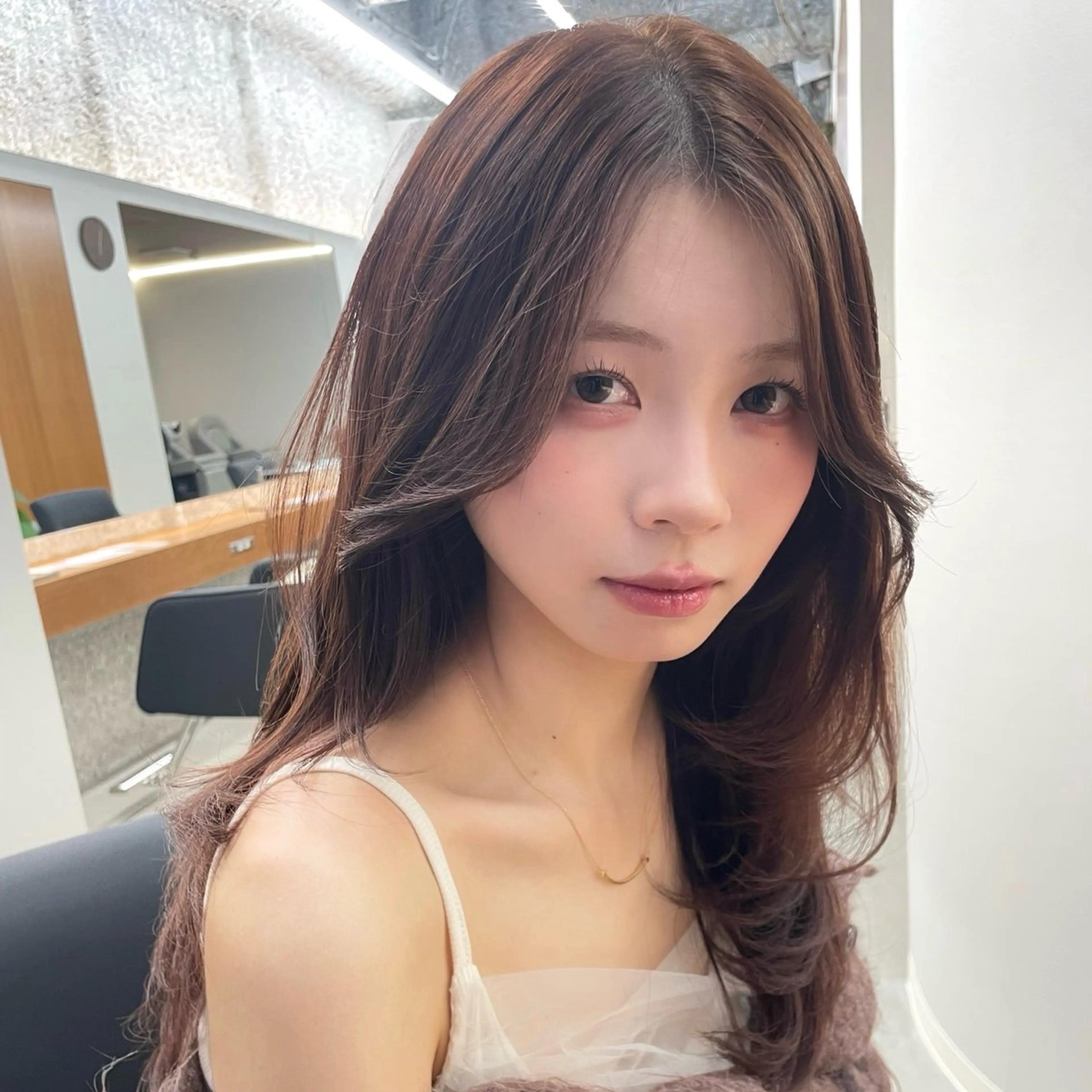セミロング カット ヘアカラー POCKET渋谷所属・レイヤーカット minamiのヘアスタイル