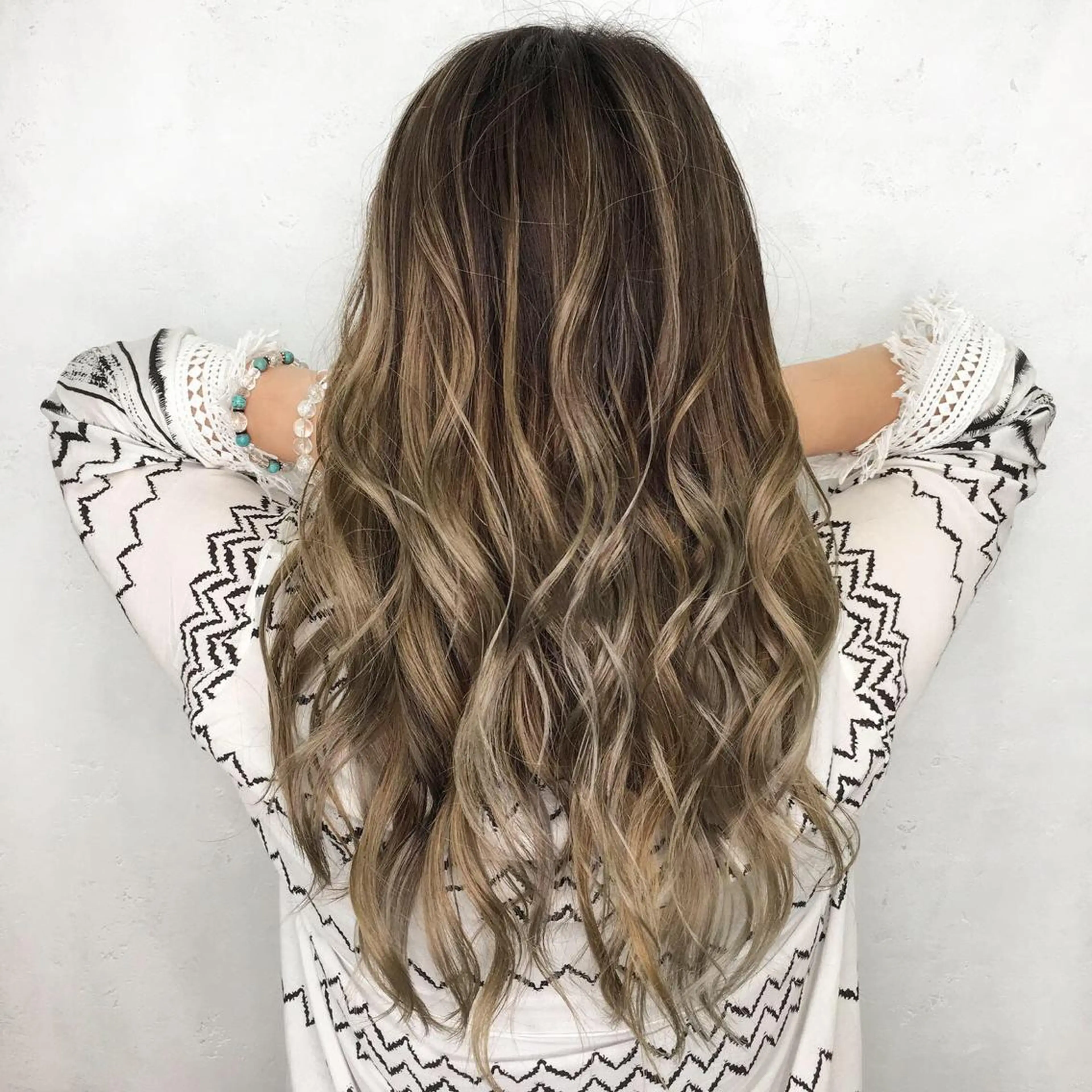 ロング レイヤーカット まお♡レイヤーカット 耳ツボジュエリーのヘアスタイル