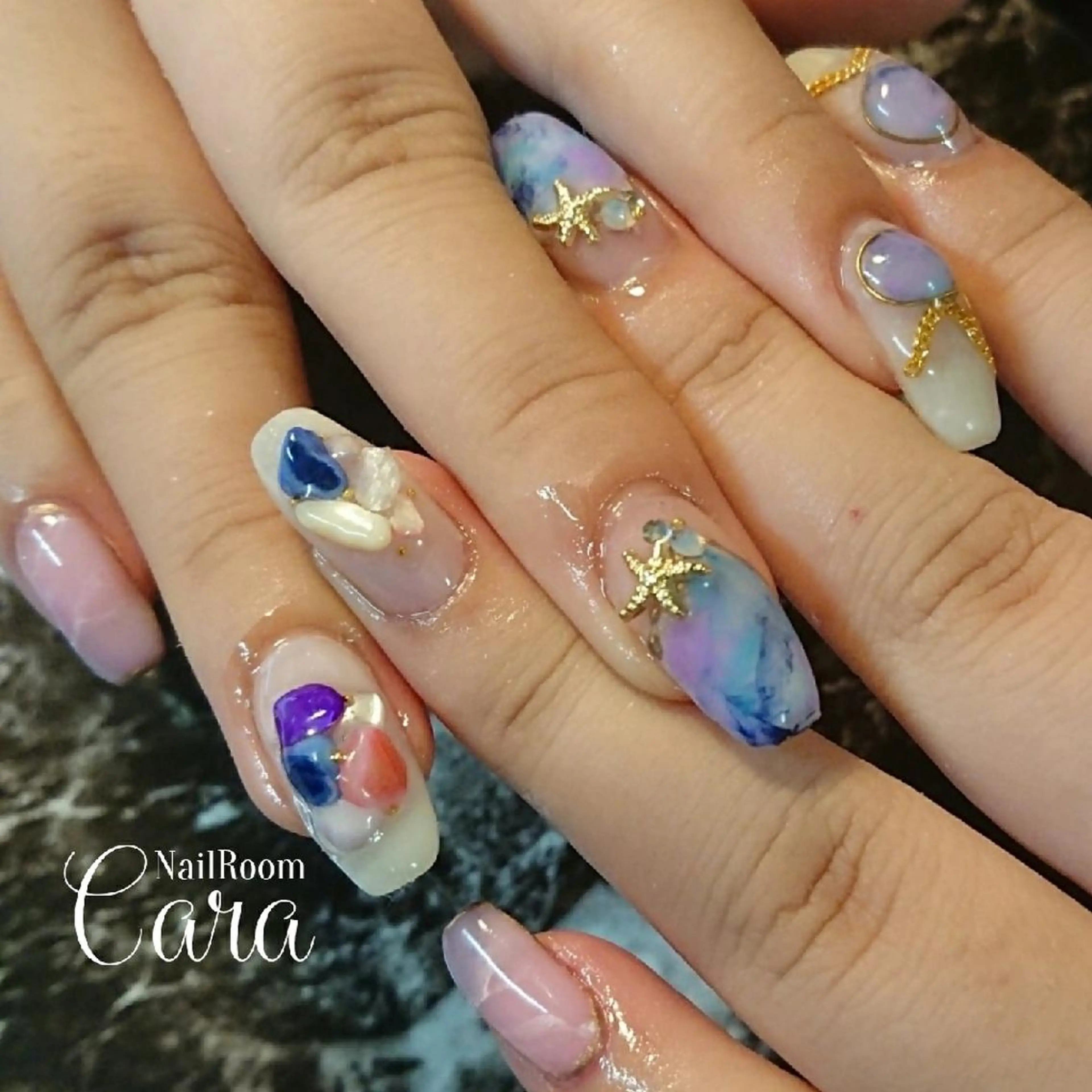ネイル instinkt_ Mio Mizunoのネイルデザイン
