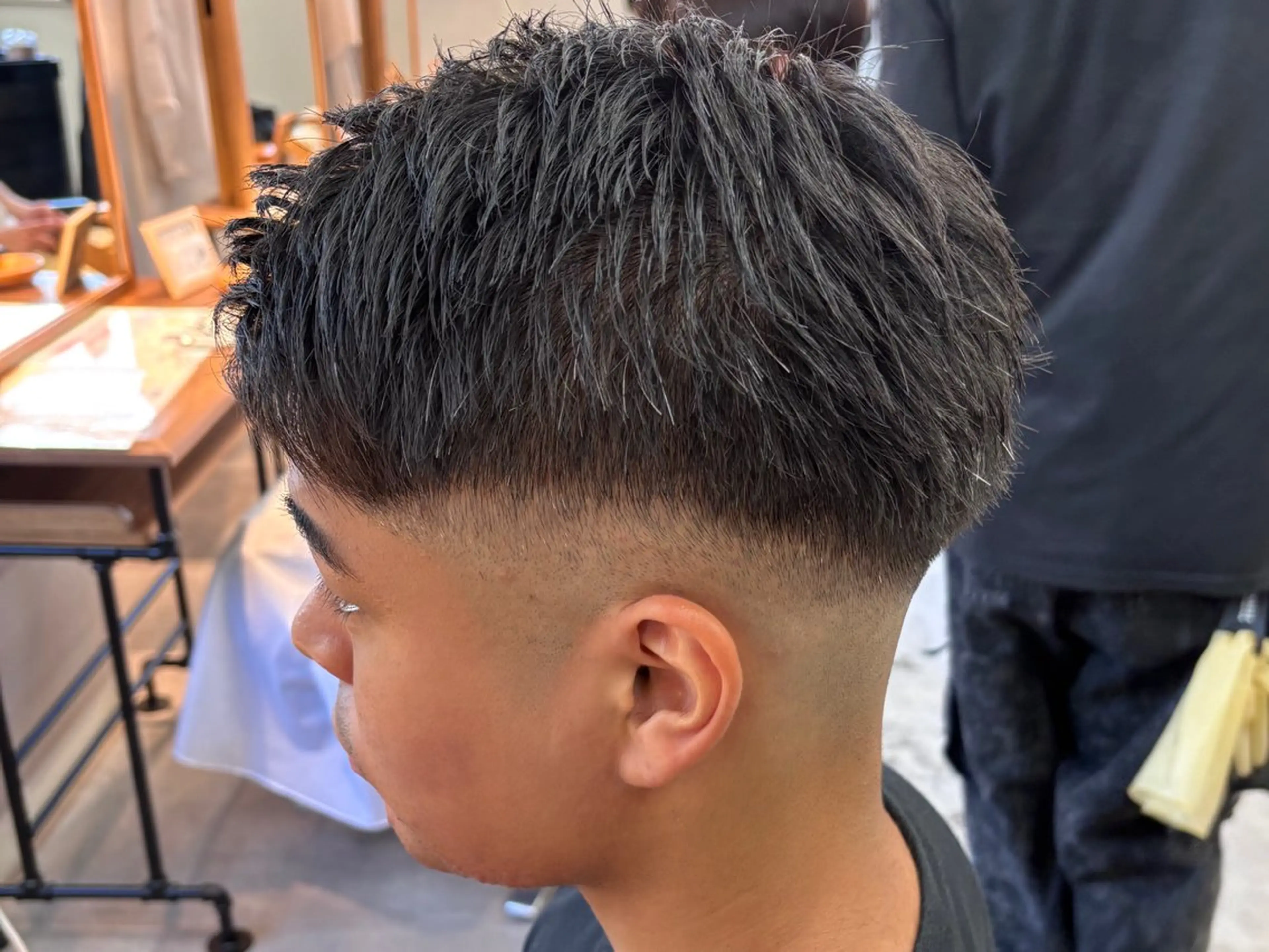 ショート メンズ フェードカット スキンフェード カット 【フェード/フェザー パーマ/千葉駅】のヘアスタイル