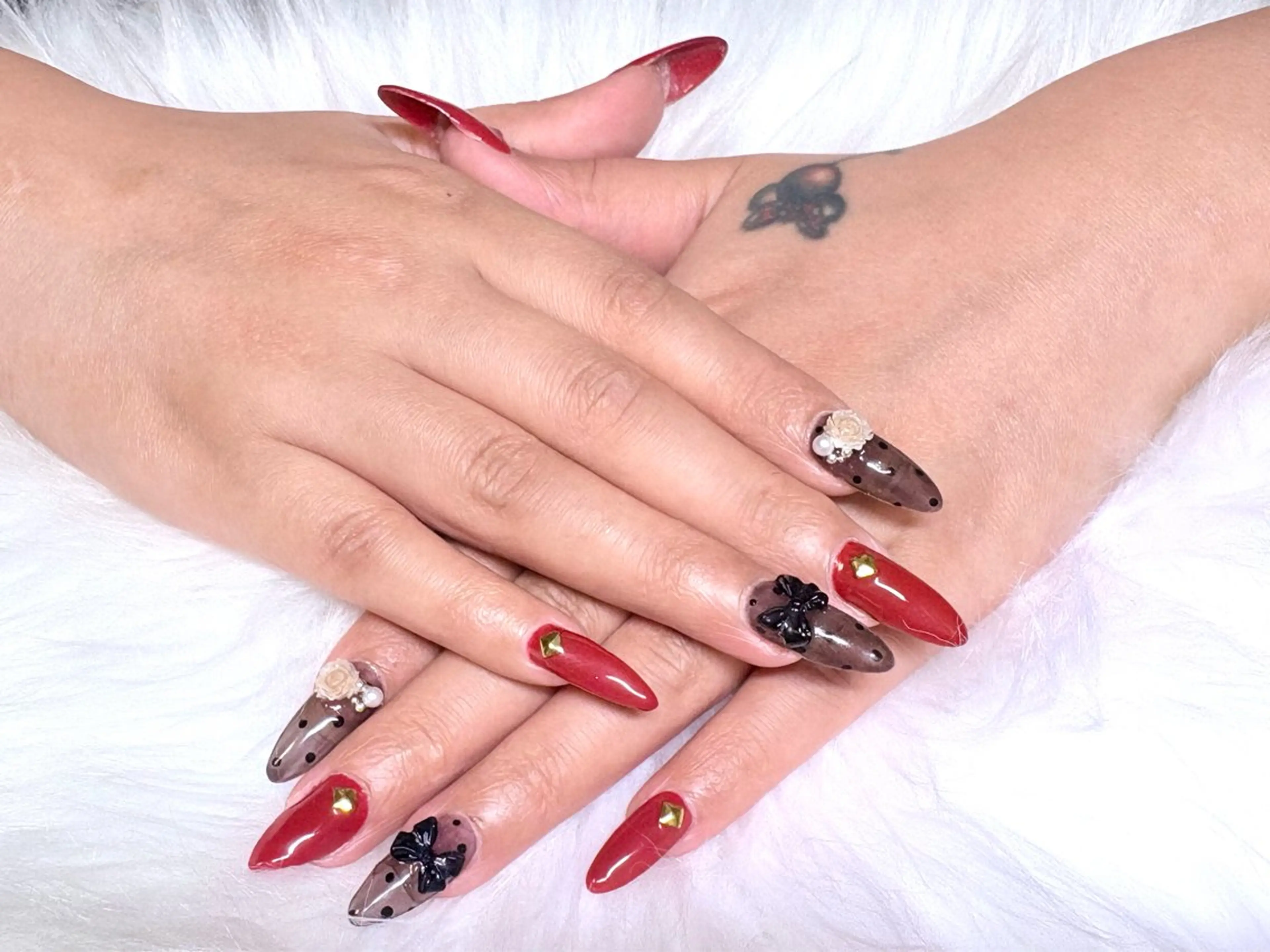 ネイル 持ち込み 赤色 ハンドネイル Nailsalon Dahliaのネイルデザイン