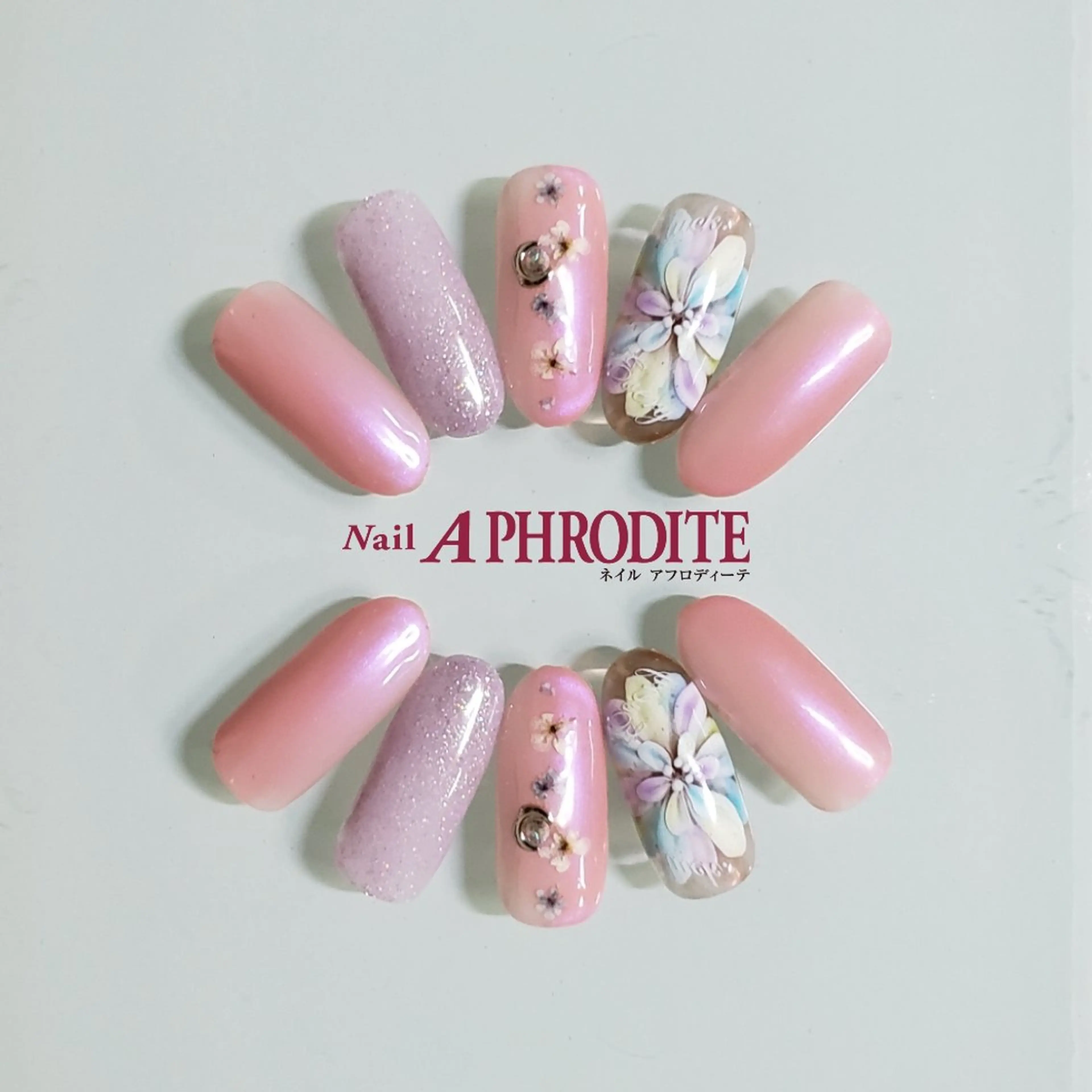 ネイル ジェルネイル ニュアンスネイル スカルプネイル ソフトジェル ネイルチップ ハンドネイル Nail Aphroditeのネイルデザイン