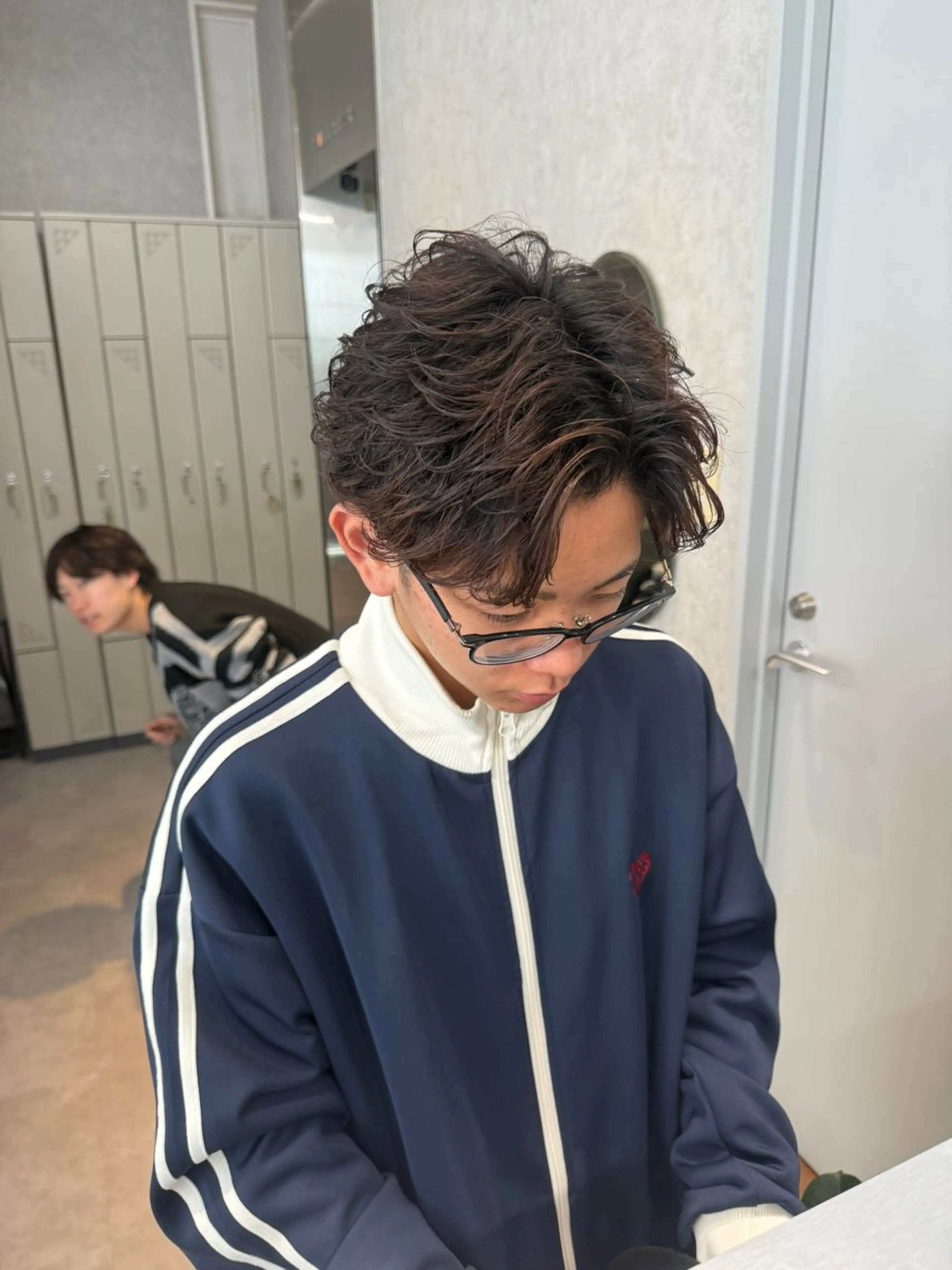 ショート パーマ メンズ フェザーパーマ メンズパーマ ショートヘア カット パーマ メンズパーマ/波巻き パーマ/シャドウのヘアスタイル