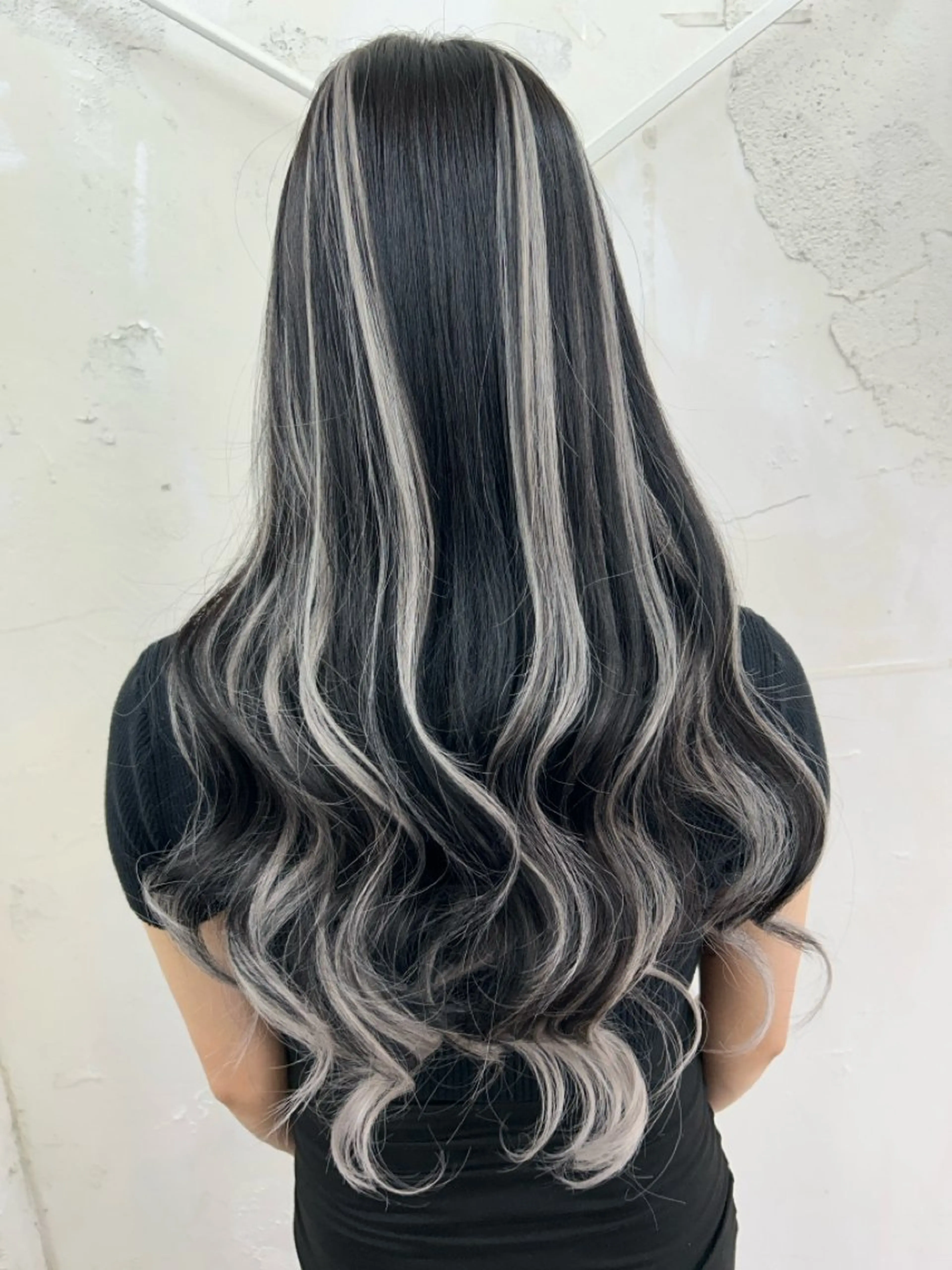 ロング カラー シールエクステ バレイヤージュ ハイライトカラー ハイトーンカラー エクステ カット ヘアカラー トリートメント エクステ ヘアセット alpha. カラーエクステ下妻のヘアスタイル