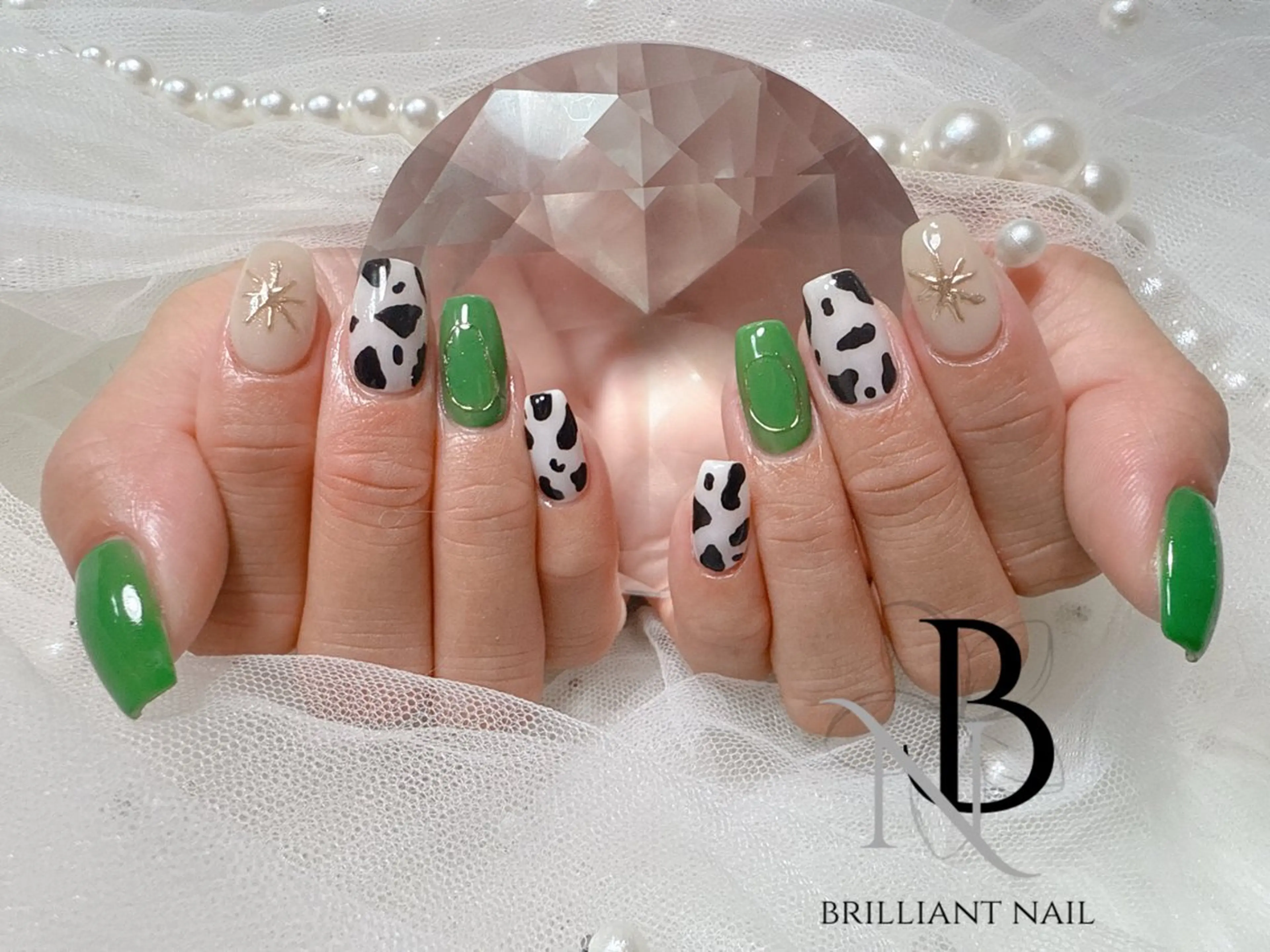 ミディアム ハンドネイル ハンドケア brilliant nail💎あやのネイルデザイン