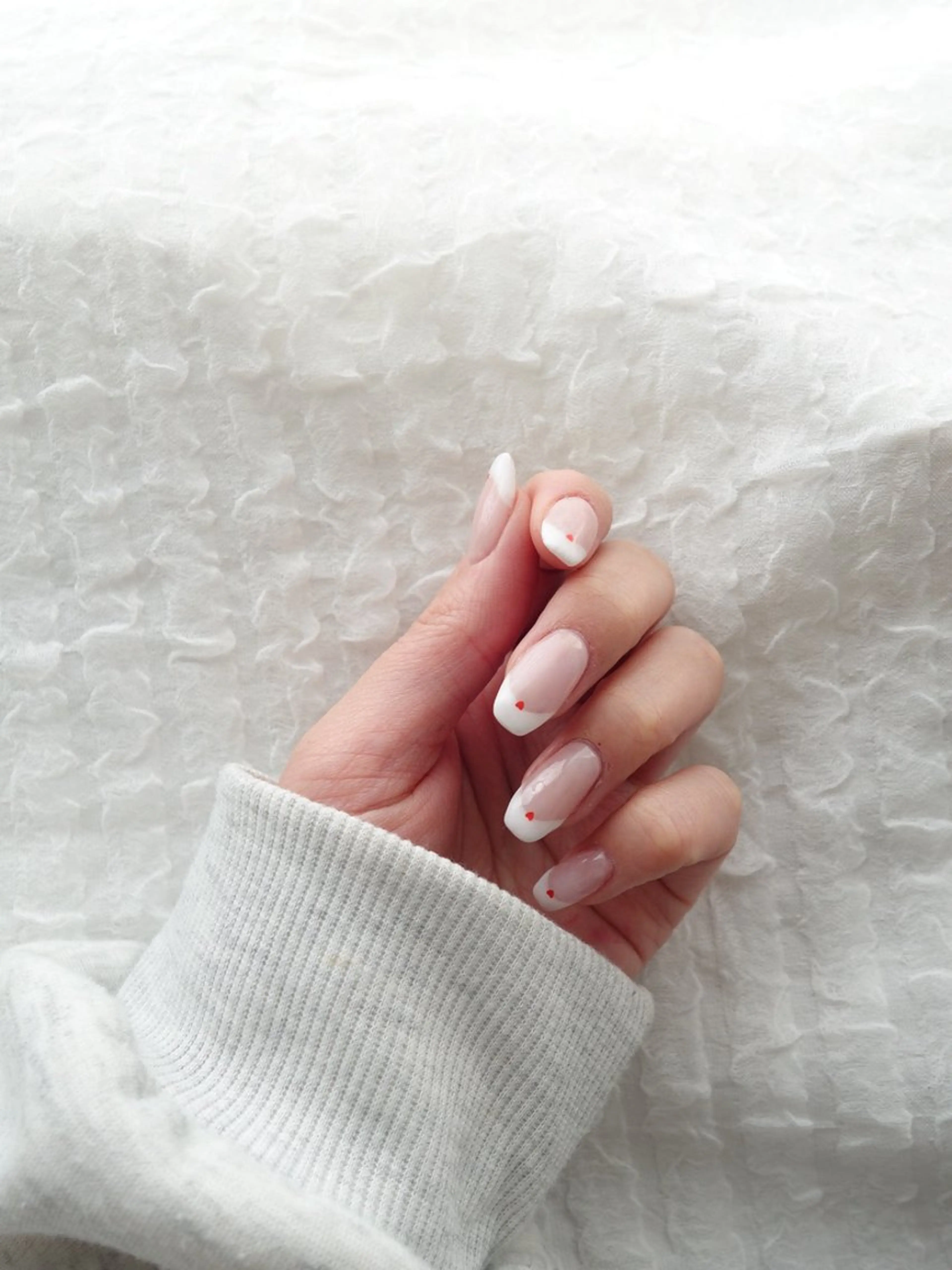 ネイル フレンチネイル キラキラネイル 韓国ネイル ニュアンスネイル オフィスネイル ハンドネイル private salon zzz…のネイルデザイン