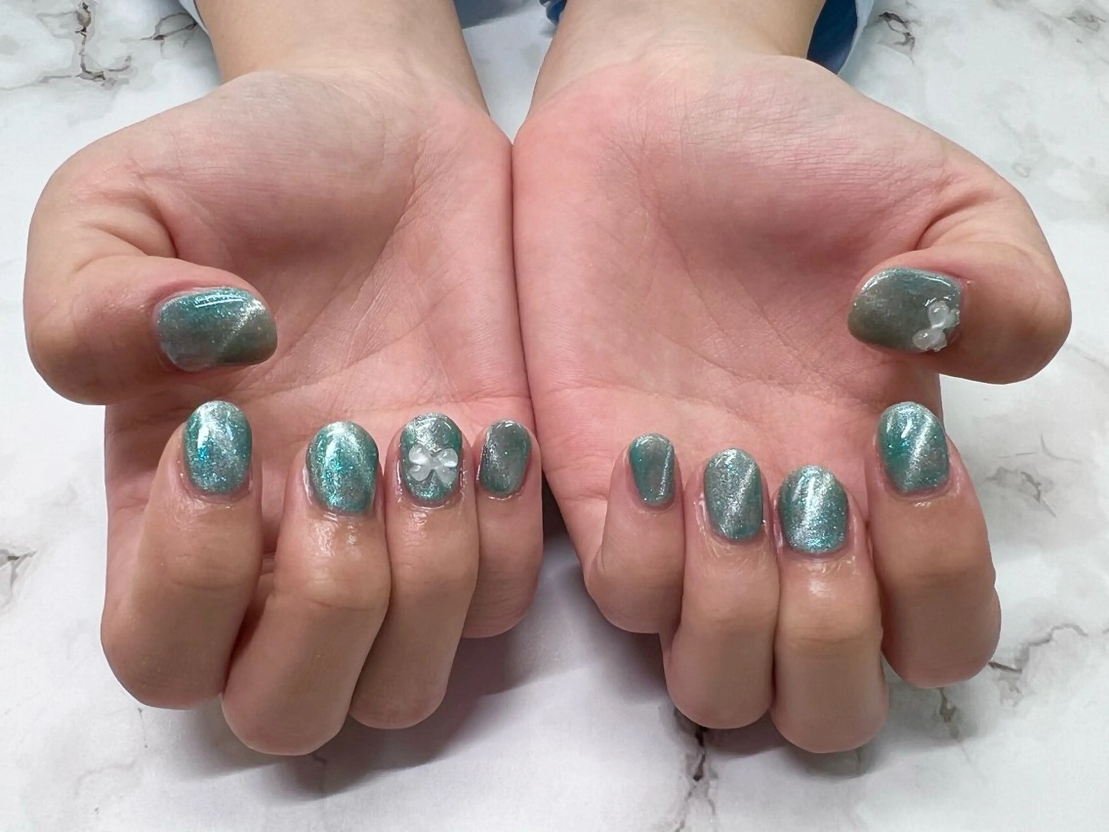 ネイル マグネットネイル Nail Salon niu 自由が丘所属・自由が丘サロン AYAME💅のネイルデザイン