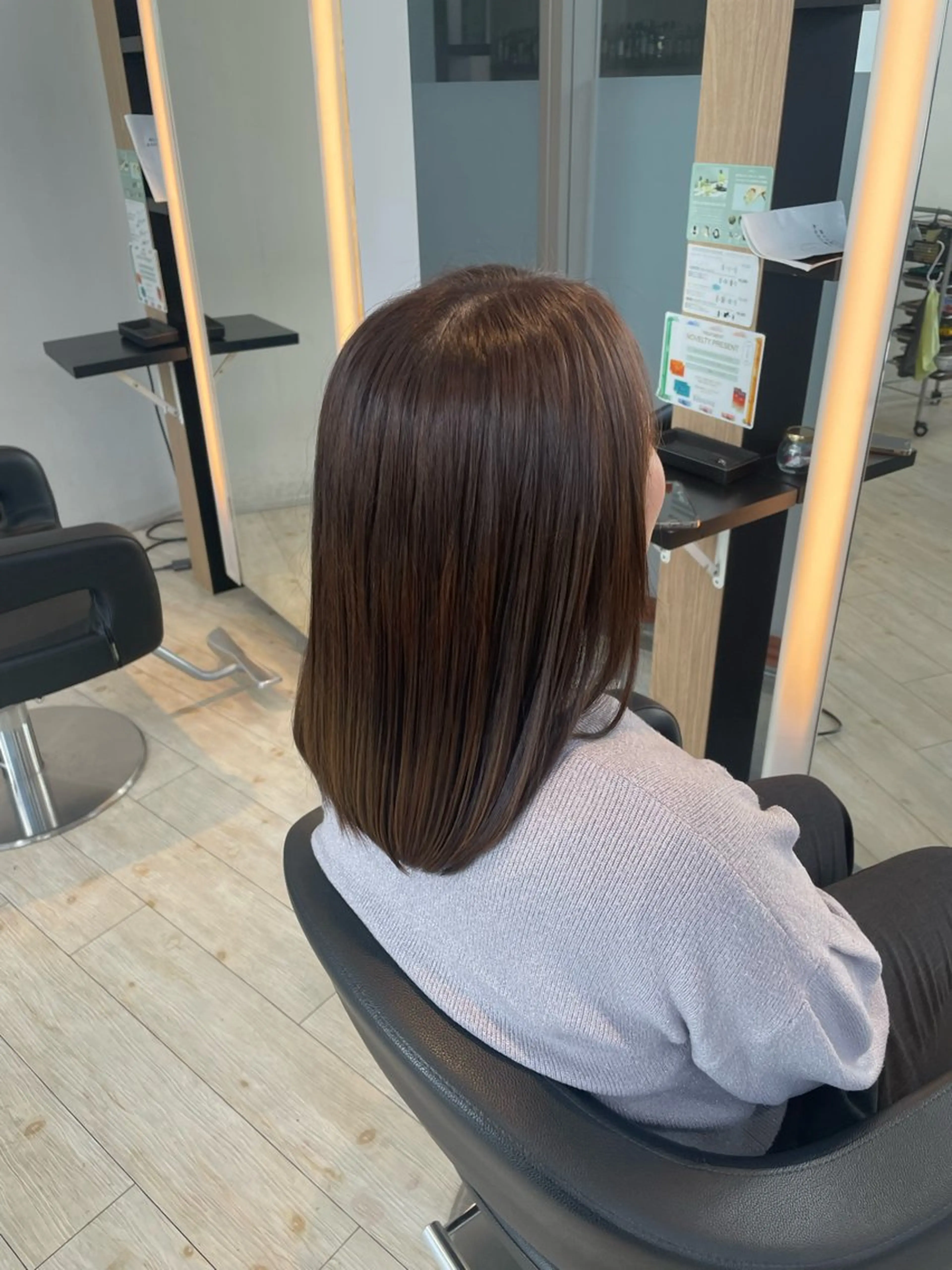 ミディアム ヘアカラー トリートメント ブリーチ/髪質改善/ 透明感カラー/暖色のヘアスタイル