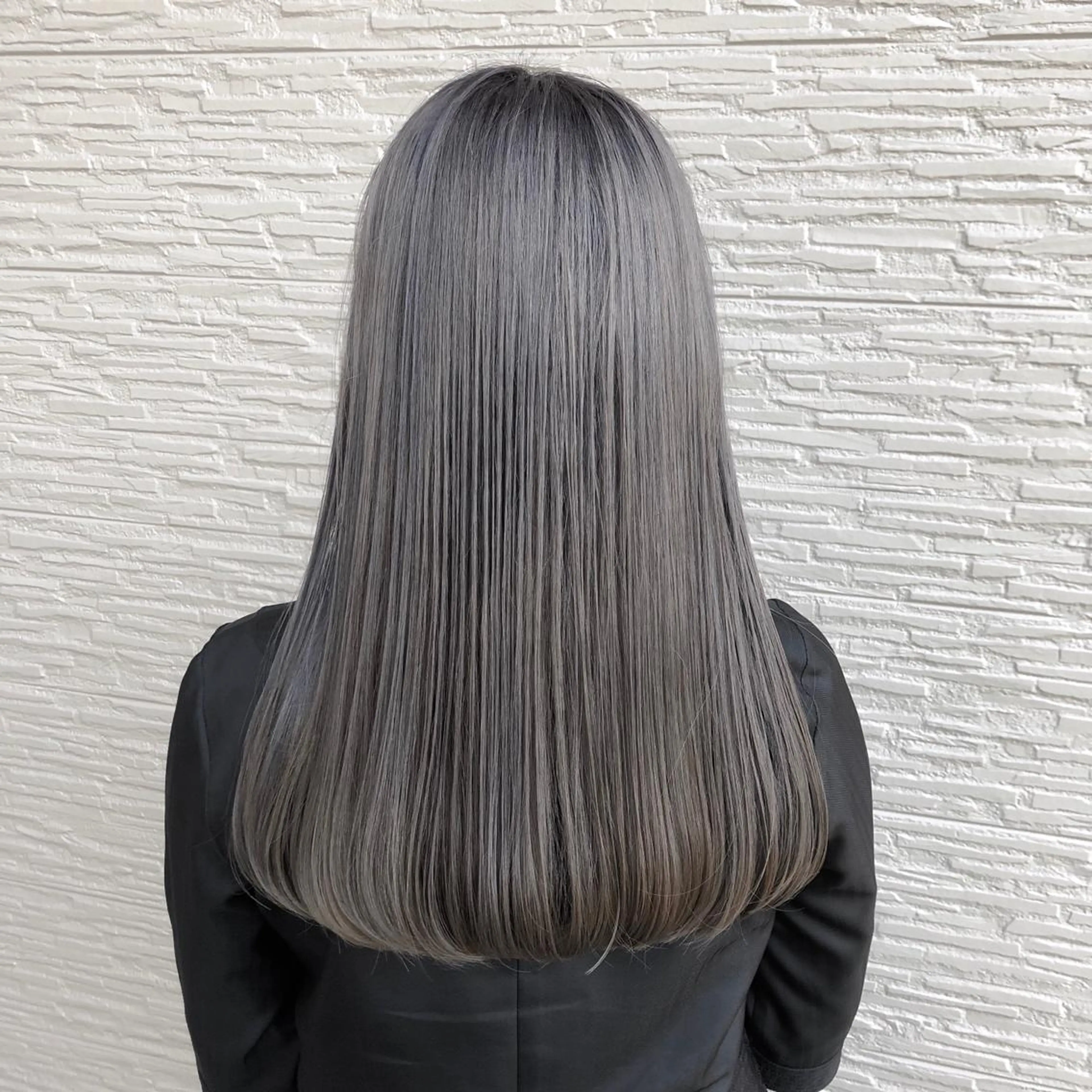 ロング カラー グレージュ ハイトーンカラー ハイトーングレージュ 4-rest garden （フォーレストガーデン）所属・金井 直樹のヘアスタイル