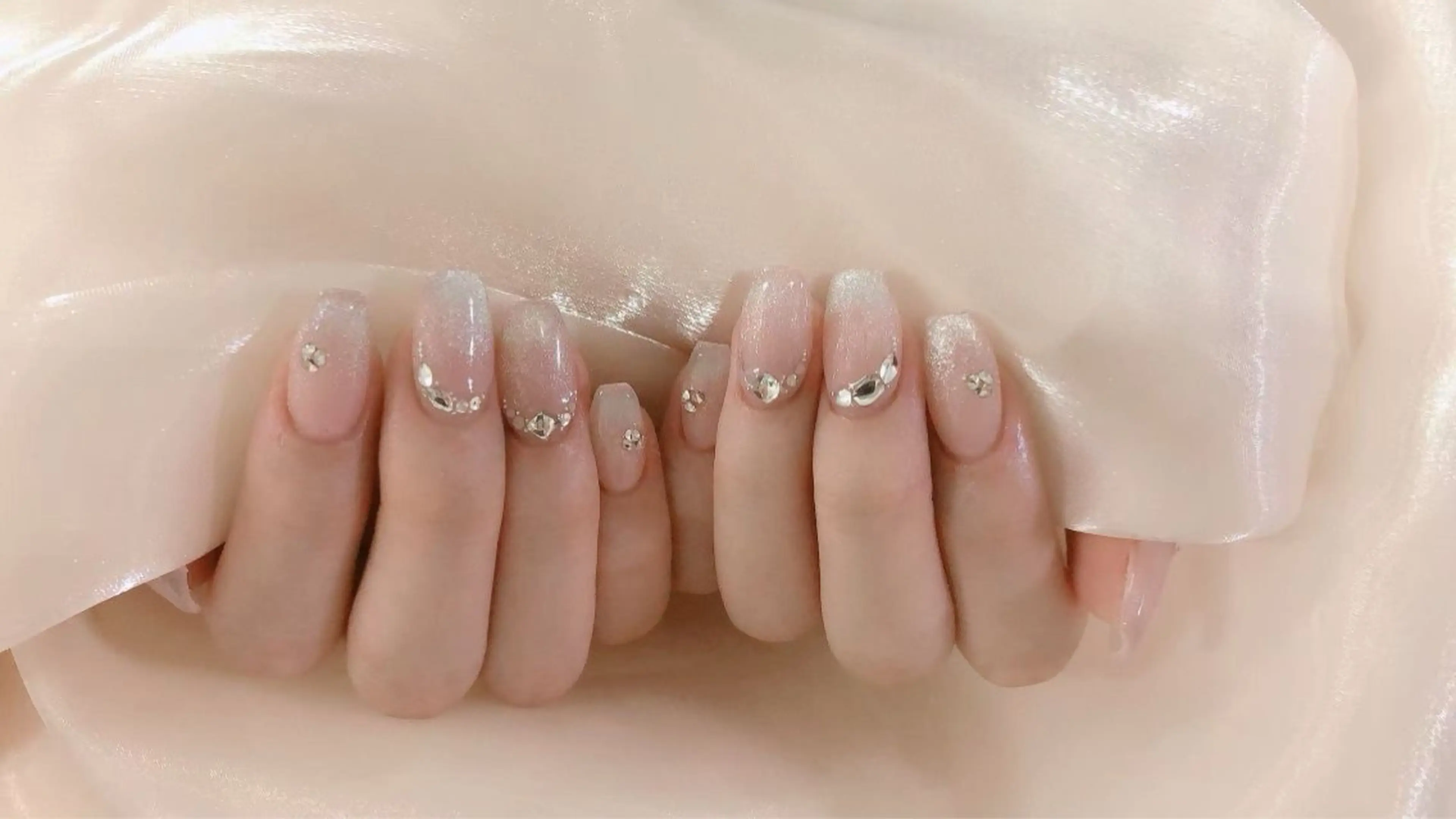 ネイル LR.ONE リナのネイルデザイン