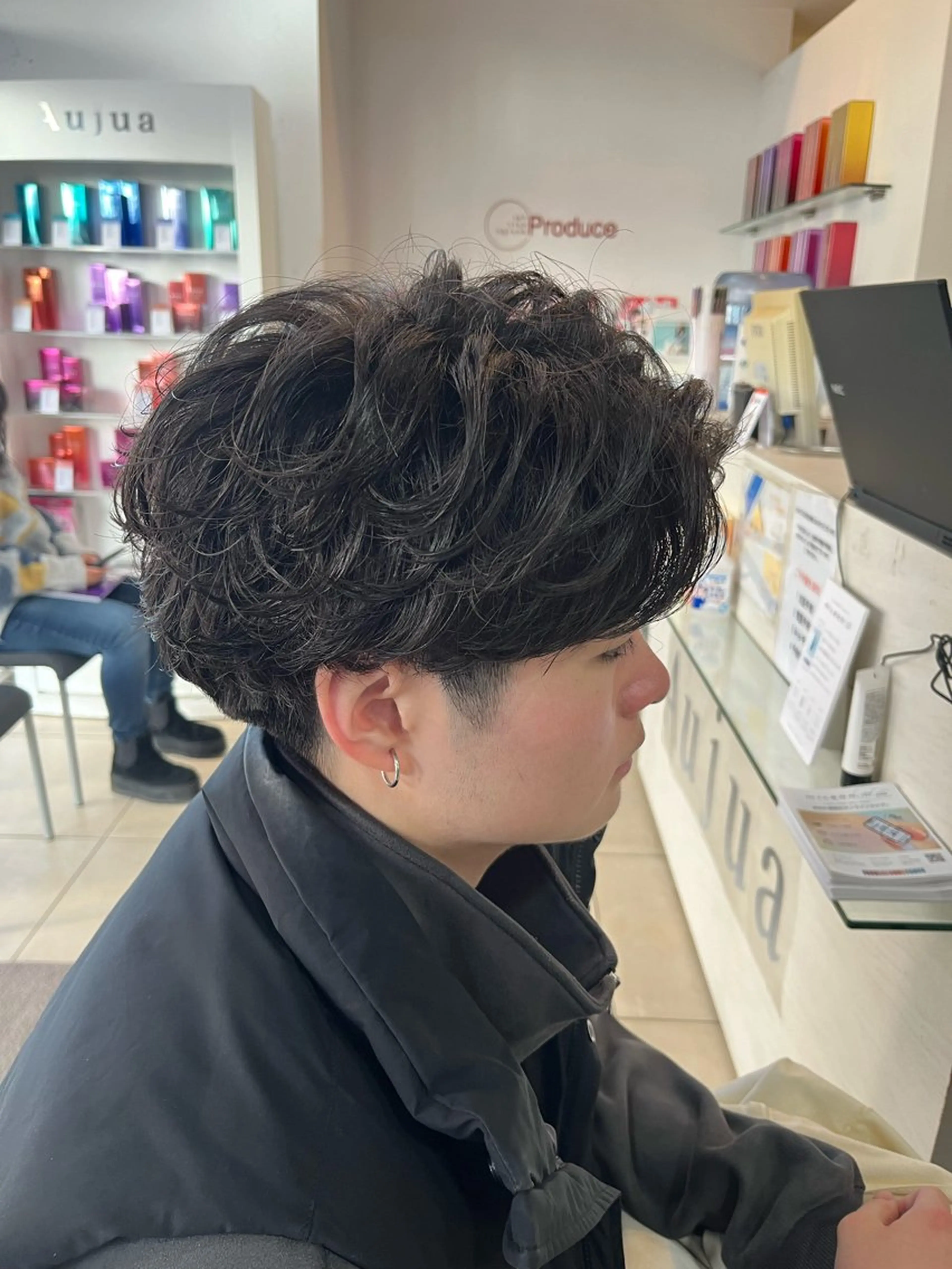 ショート パーマ メンズ カルマパーマ メンズ韓国風 メンズパーマ 韓国風ヘア カット パーマ カルマ・ニュアンス パーマ　須田龍世のヘアスタイル