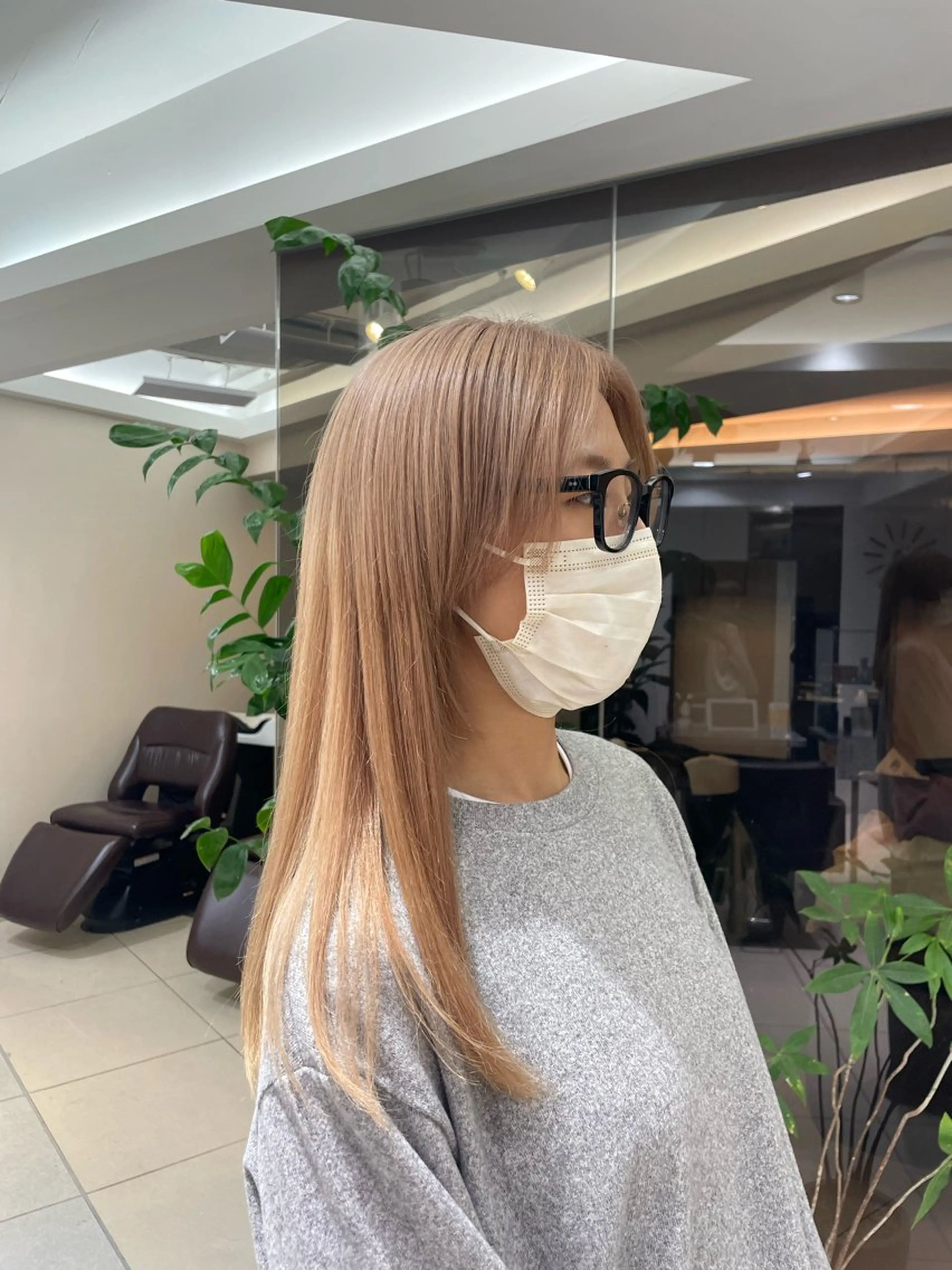 カラー ベージュカラー ミルクティーベージュ 小池 夏生のヘアスタイル