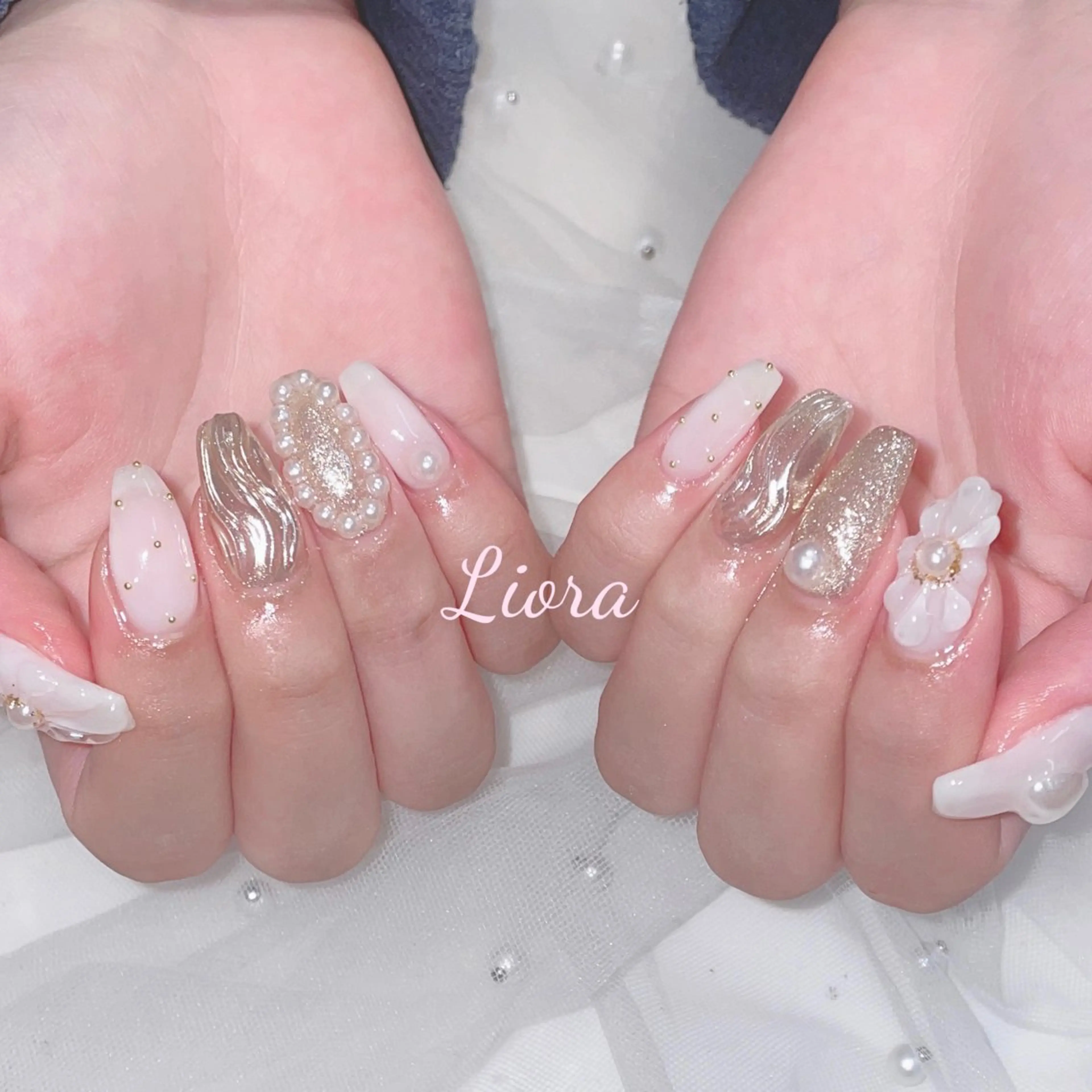 ネイル フレンチネイル ジェルネイル ガーリー グラデーション キラキラネイル Liora ネイルサロン所属・Liora nail salonのネイルデザイン