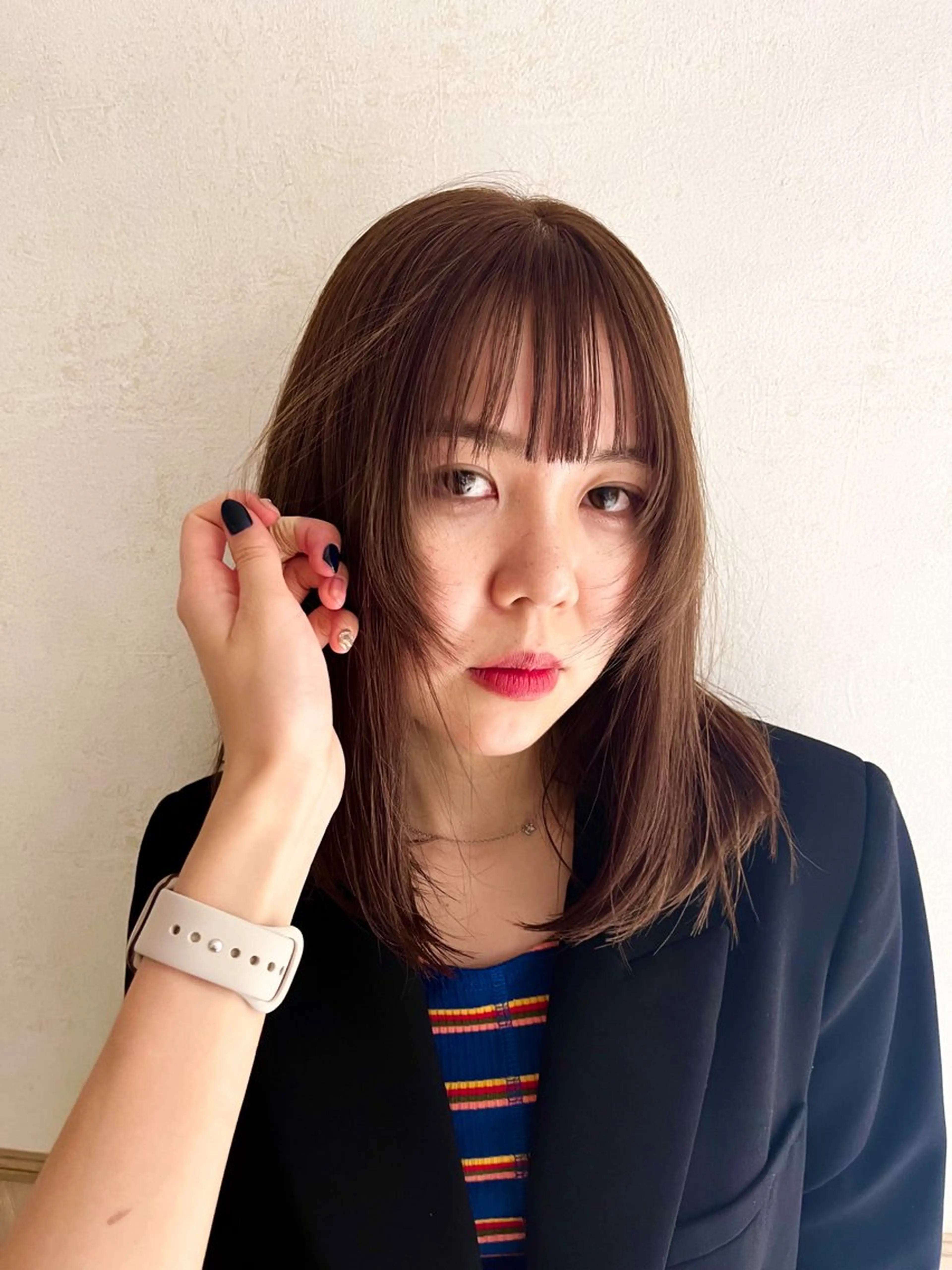 ミディアム メンズセンターパート /フェザーパーマのヘアスタイル