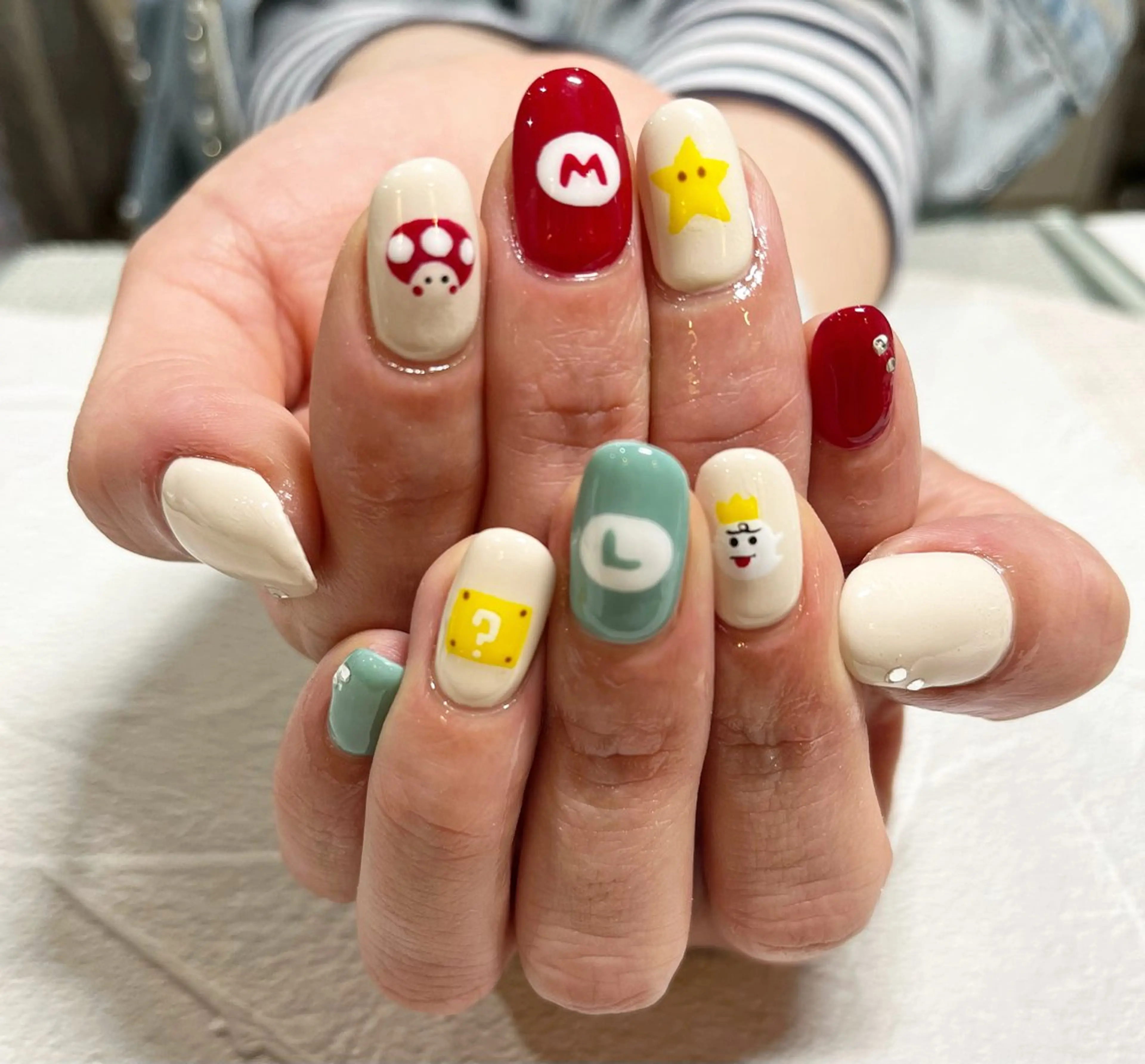 ネイル ハンドネイル フットネイル mieux IZUMiのネイルデザイン