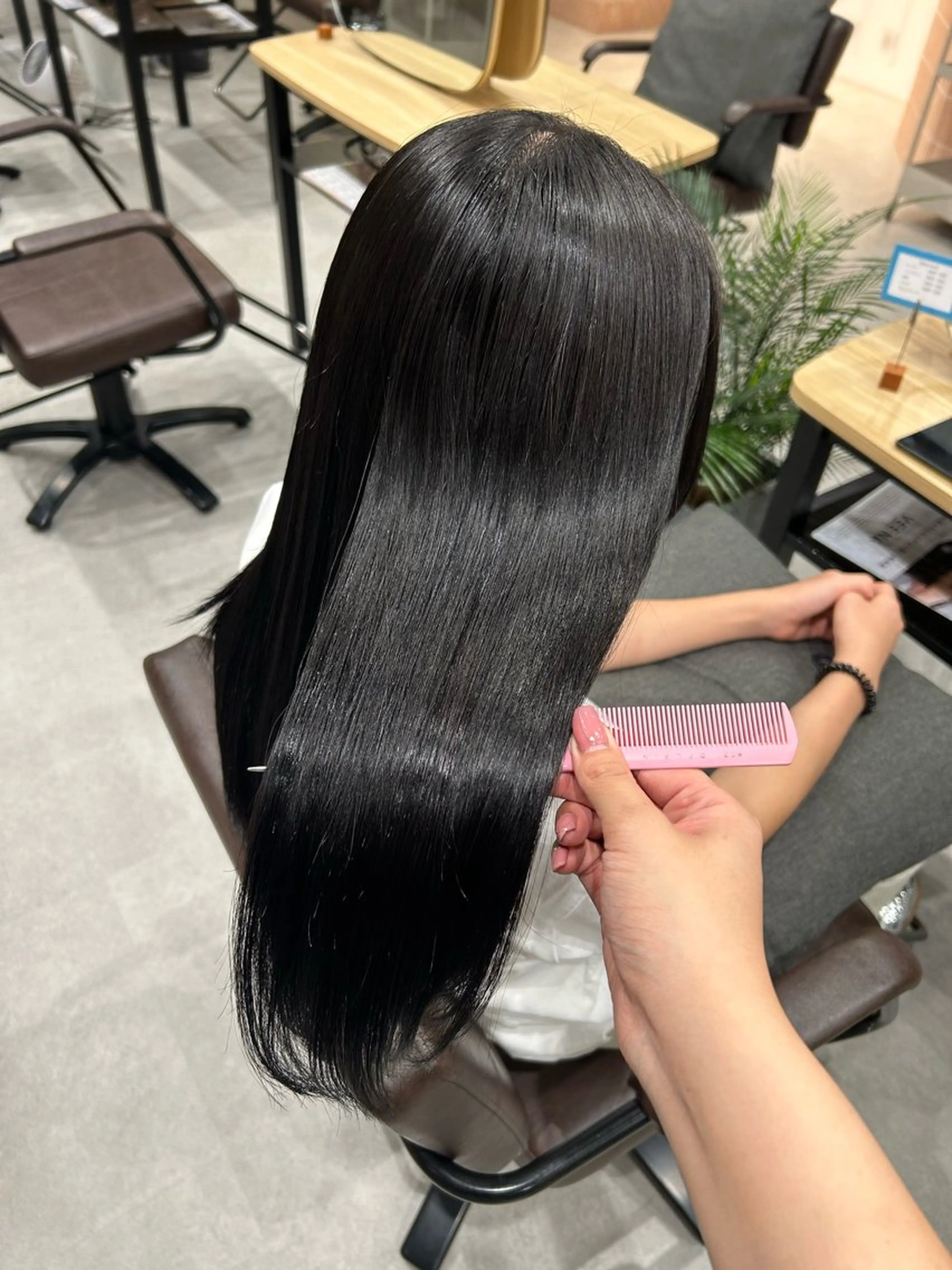 カラー Sakura / Fier umedaのヘアスタイル