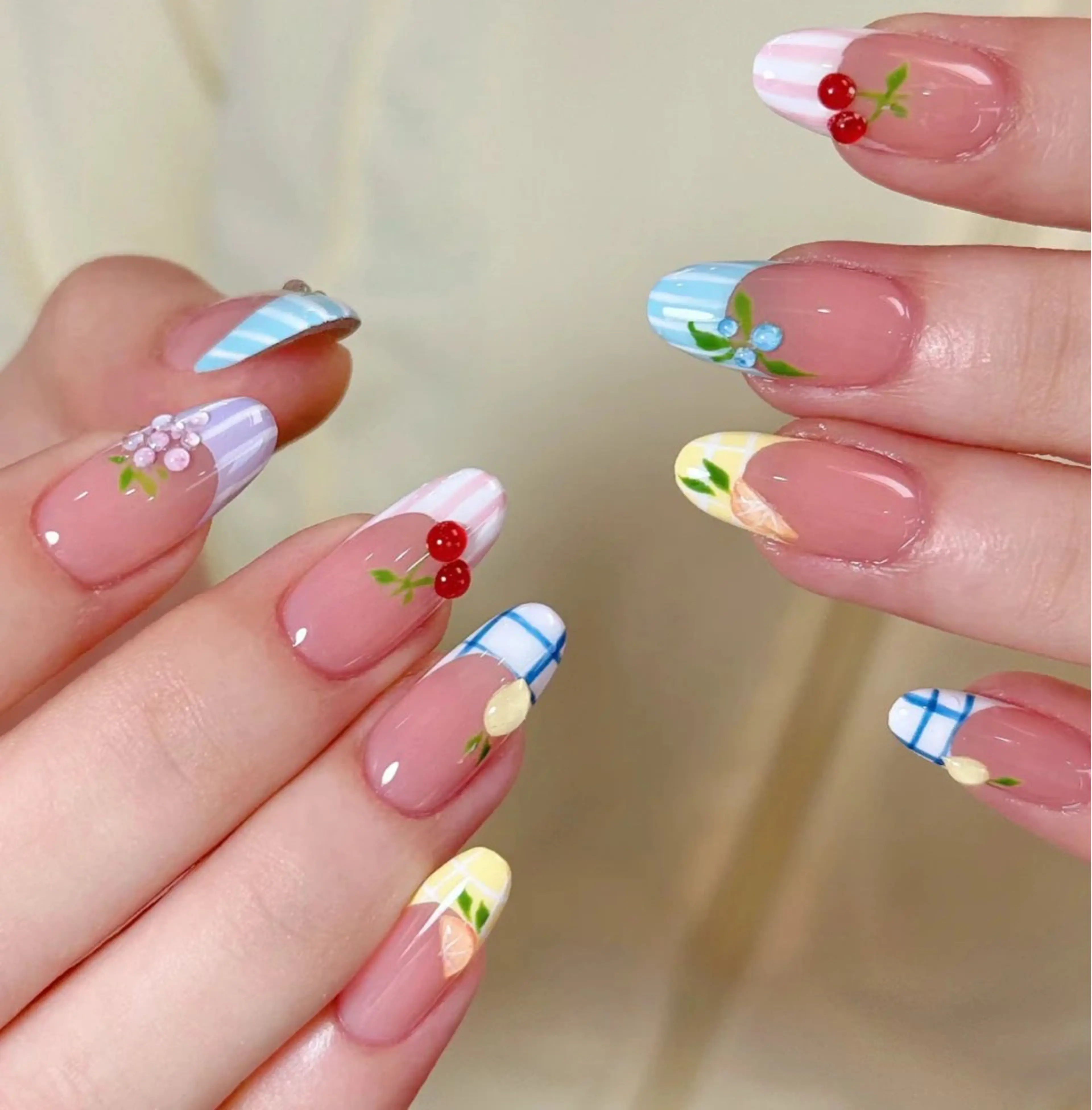 ネイル ハンドネイル Le Clavier  Nail Salon所属・佐藤 ゆきのネイルデザイン