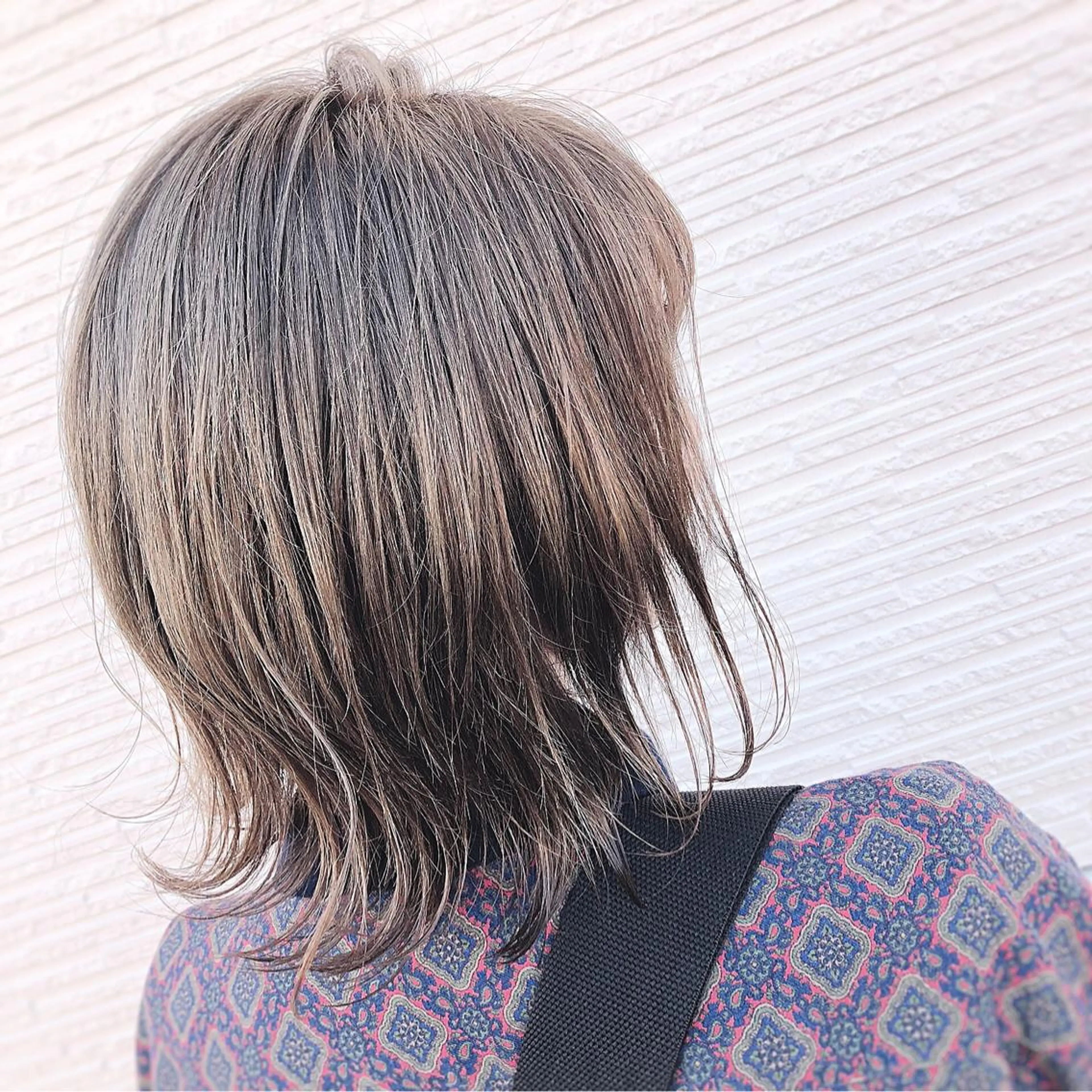ミディアム カラー グレージュ ヘアカラー トリートメント 名畑 裕貴のヘアスタイル