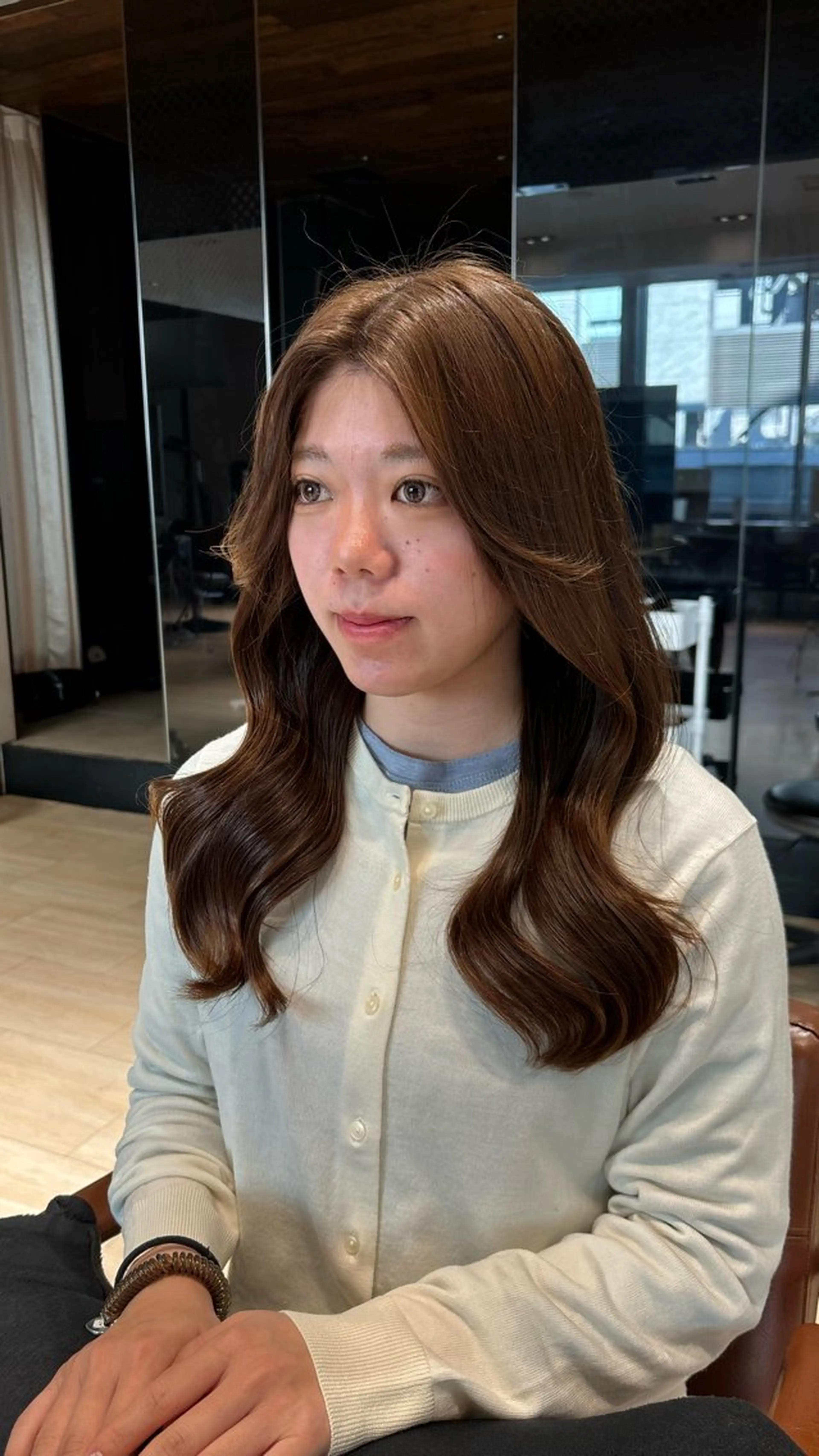 ロング くびれヘア 韓国風ヘア seri💜艶カラー 💖ヘアアレンジのヘアスタイル