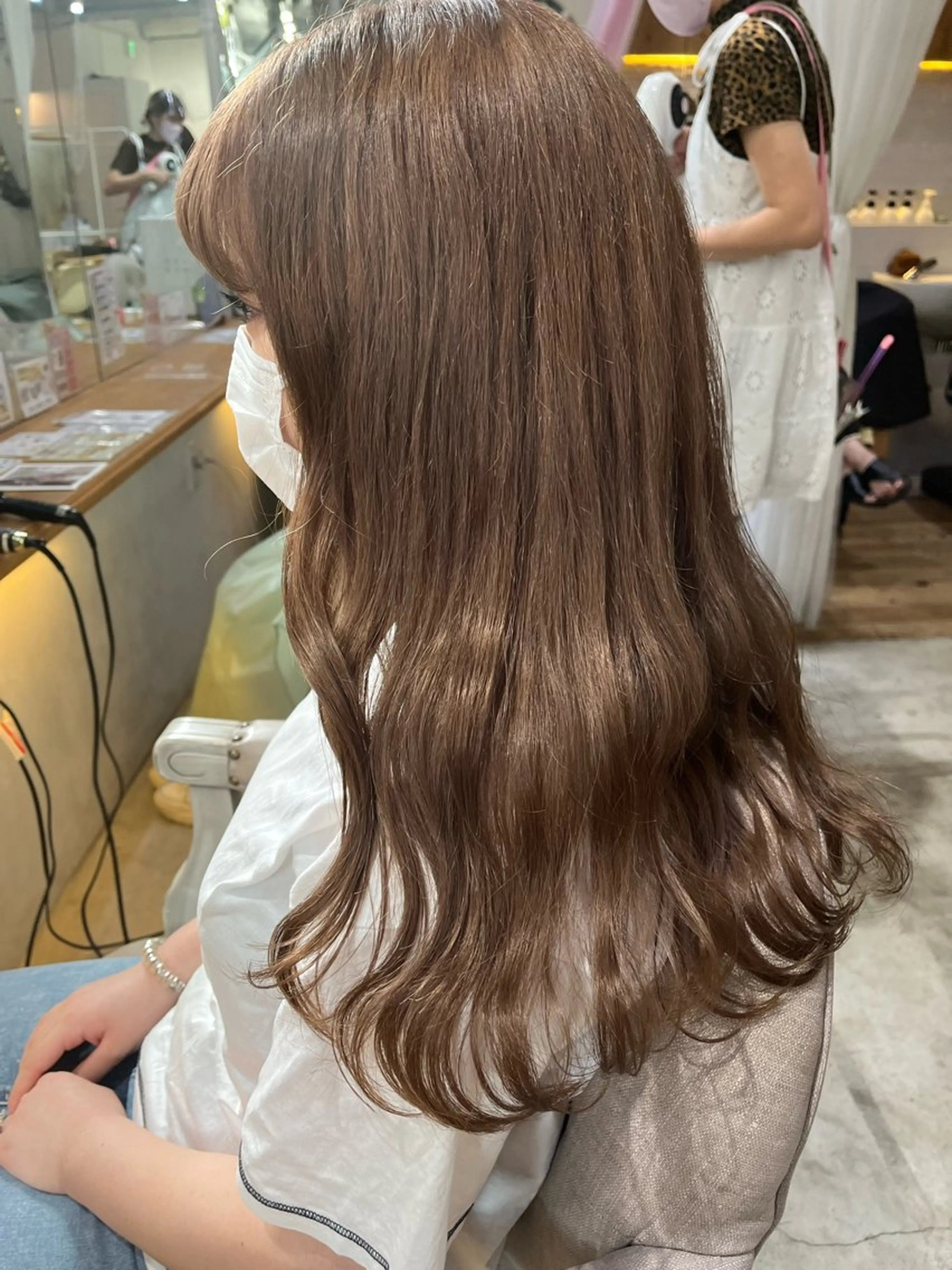 ロング カラー ベージュカラー ブリーチ ヘアカラー トリートメント 暖色/まろベージュ/ シカタユウカのヘアスタイル