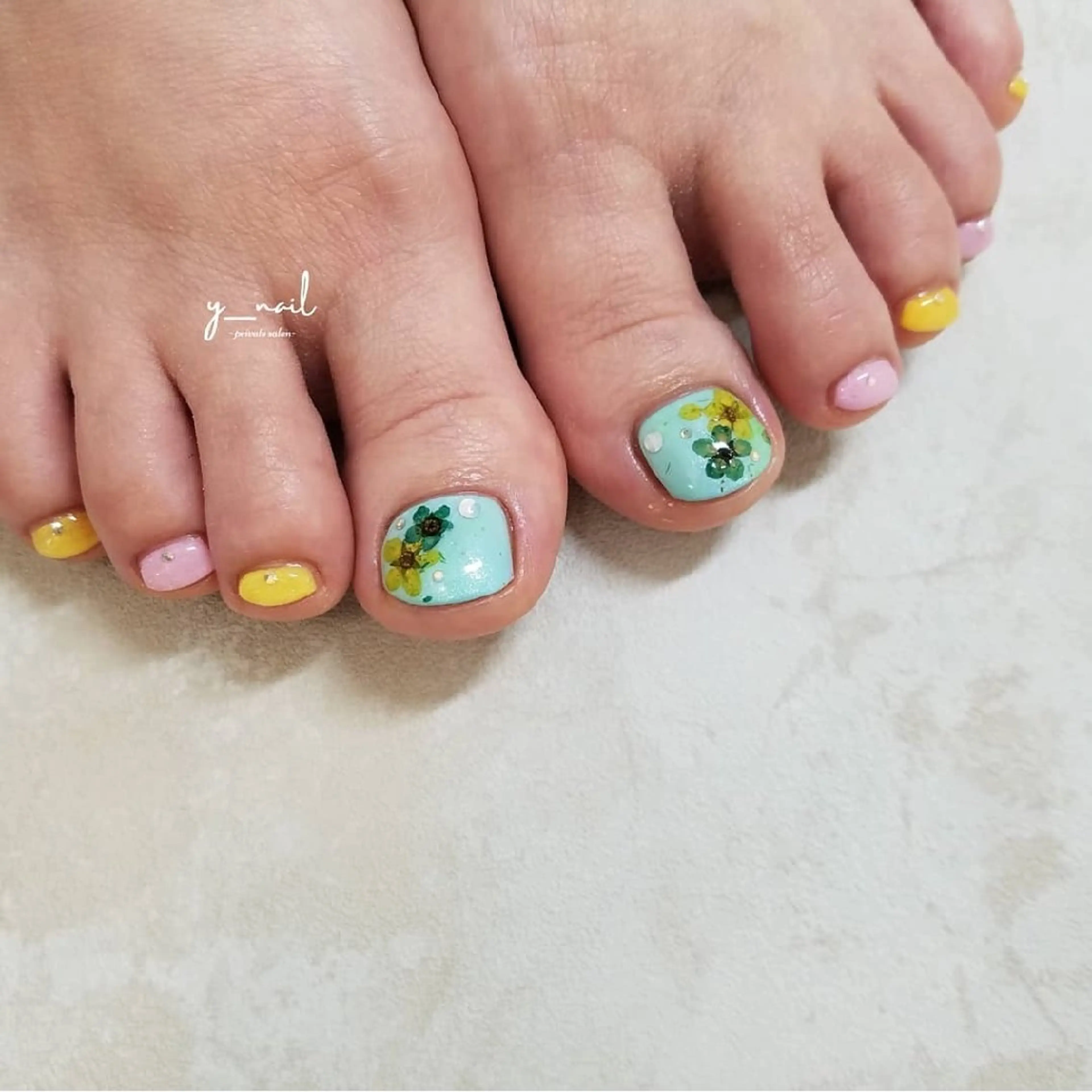 ネイル y ___nailのネイルデザイン