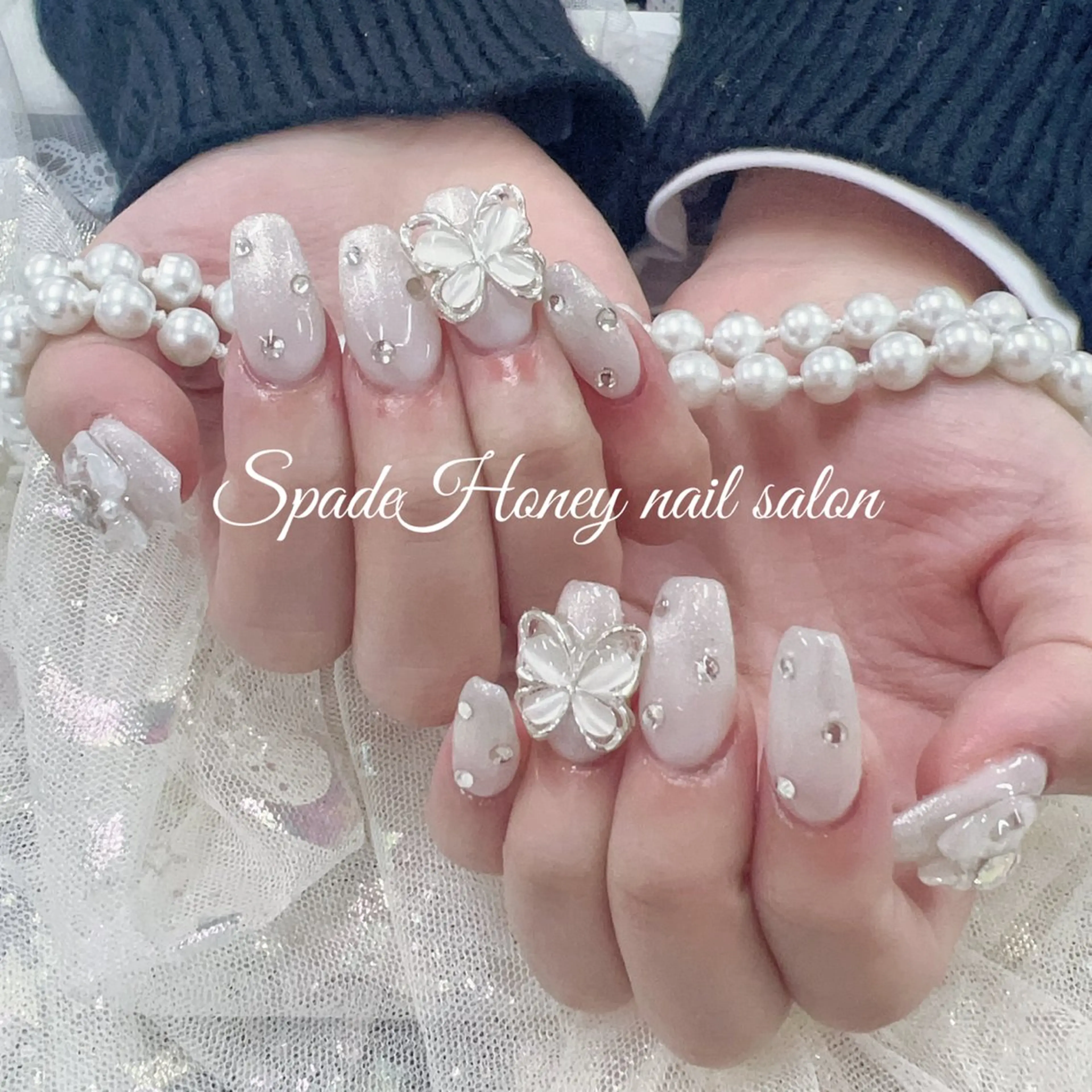 ネイル オーロラネイル 長さ出し フレンチネイル ガーリー キラキラネイル ハンドネイル ハンドケア SpadeHoney ♠️✨のネイルデザイン
