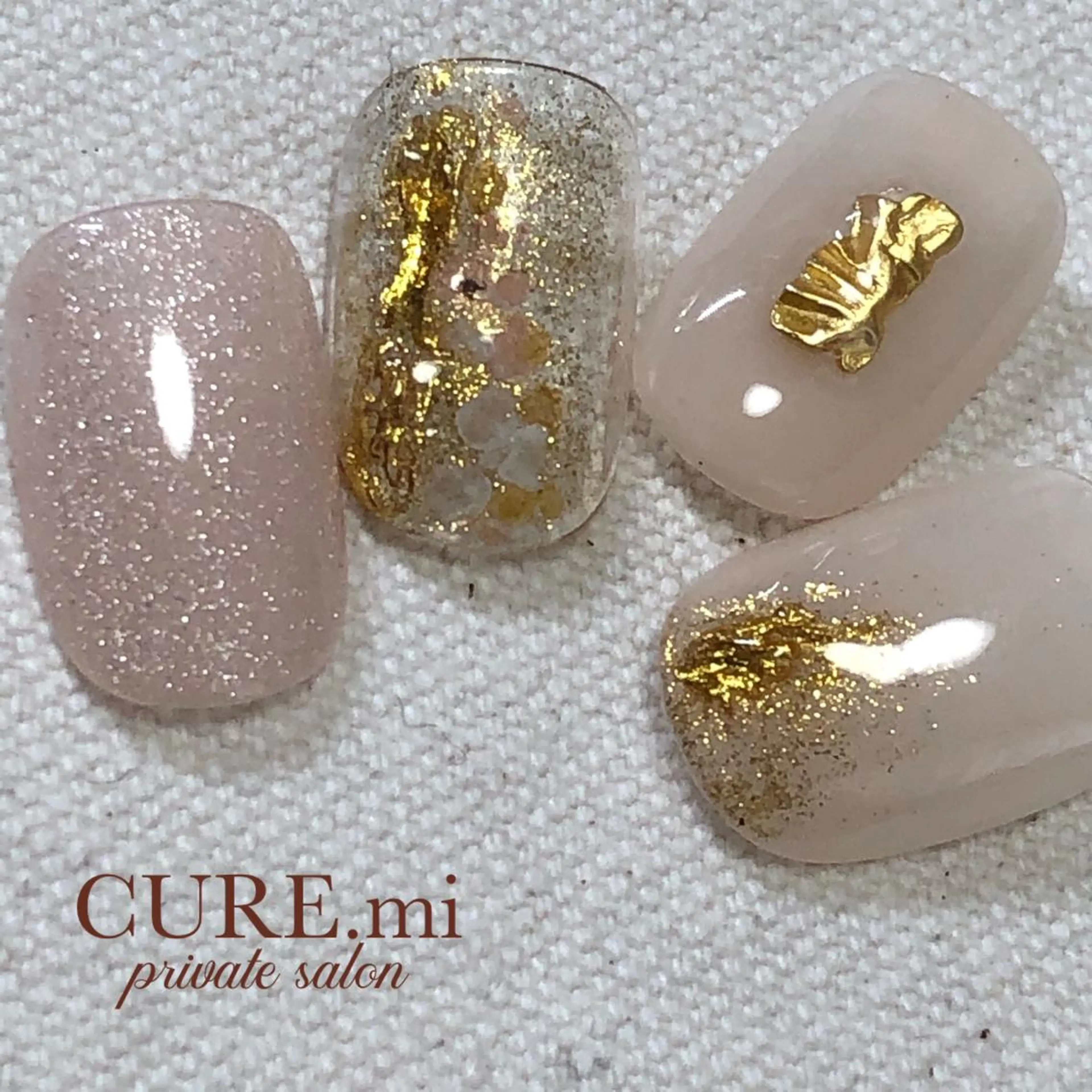 ネイル ゴールド マグネットネイル オフィスネイル ピンク ハンドネイル ハンドケア 伊藤 美香のその他イメージ