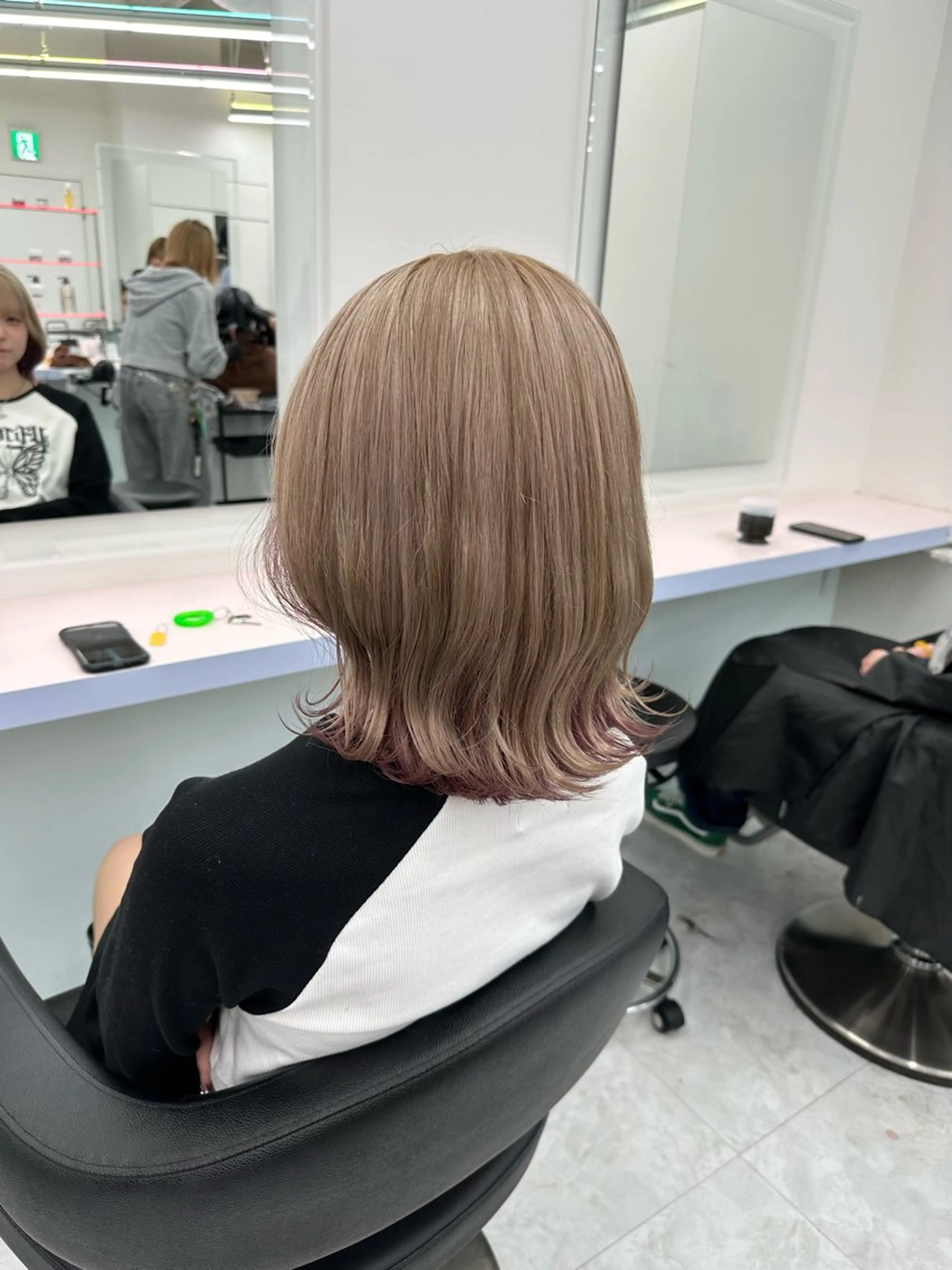 ミディアム カラー ヘアカラー ヘッドスパ 🫧ハイトーン🫧 ベージュ🫧徹哉のヘアスタイル