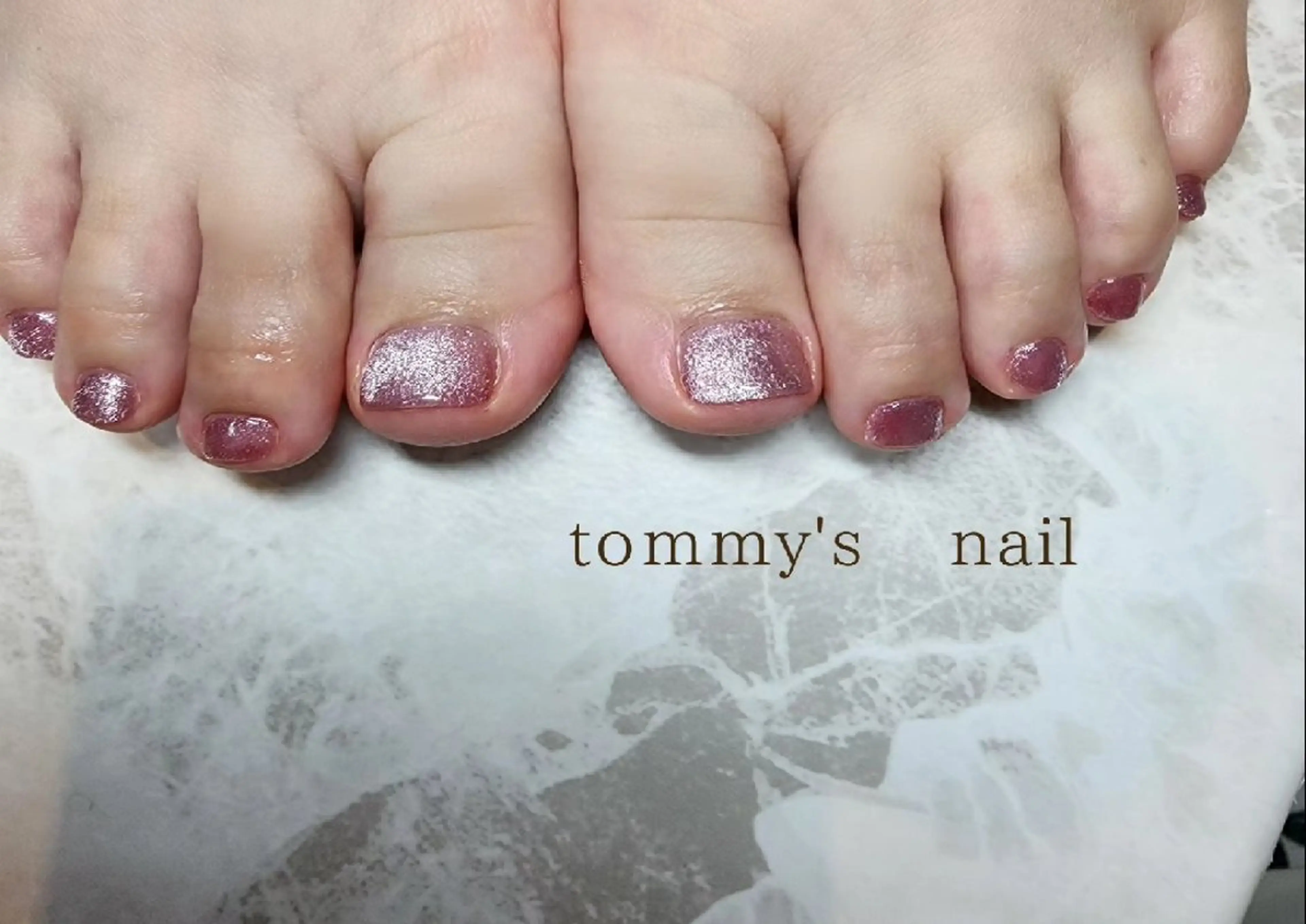 ネイル フットネイル ジェルネイル キラキラネイル ミラーネイル ワンカラーネイル tommy's nail所属・福岡/若よもぎ蒸し 全身美容が叶うサロンのネイルデザイン