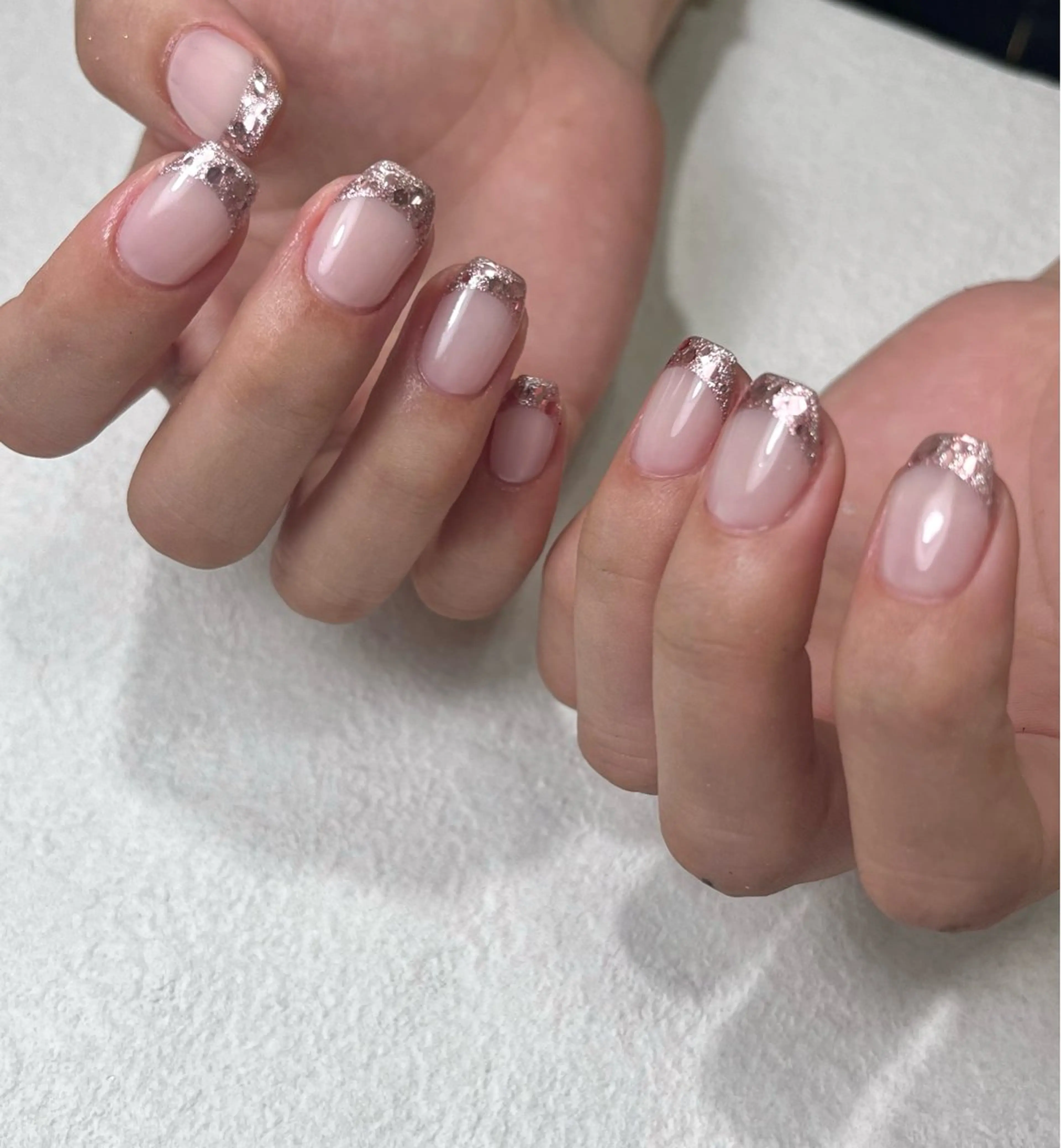 ネイル フレンチネイル ガーリー ガラスフレンチ キラキラネイル 韓国ネイル para ☀︎ sol by BECK所属・Para Sol nail　Maoのネイルデザイン